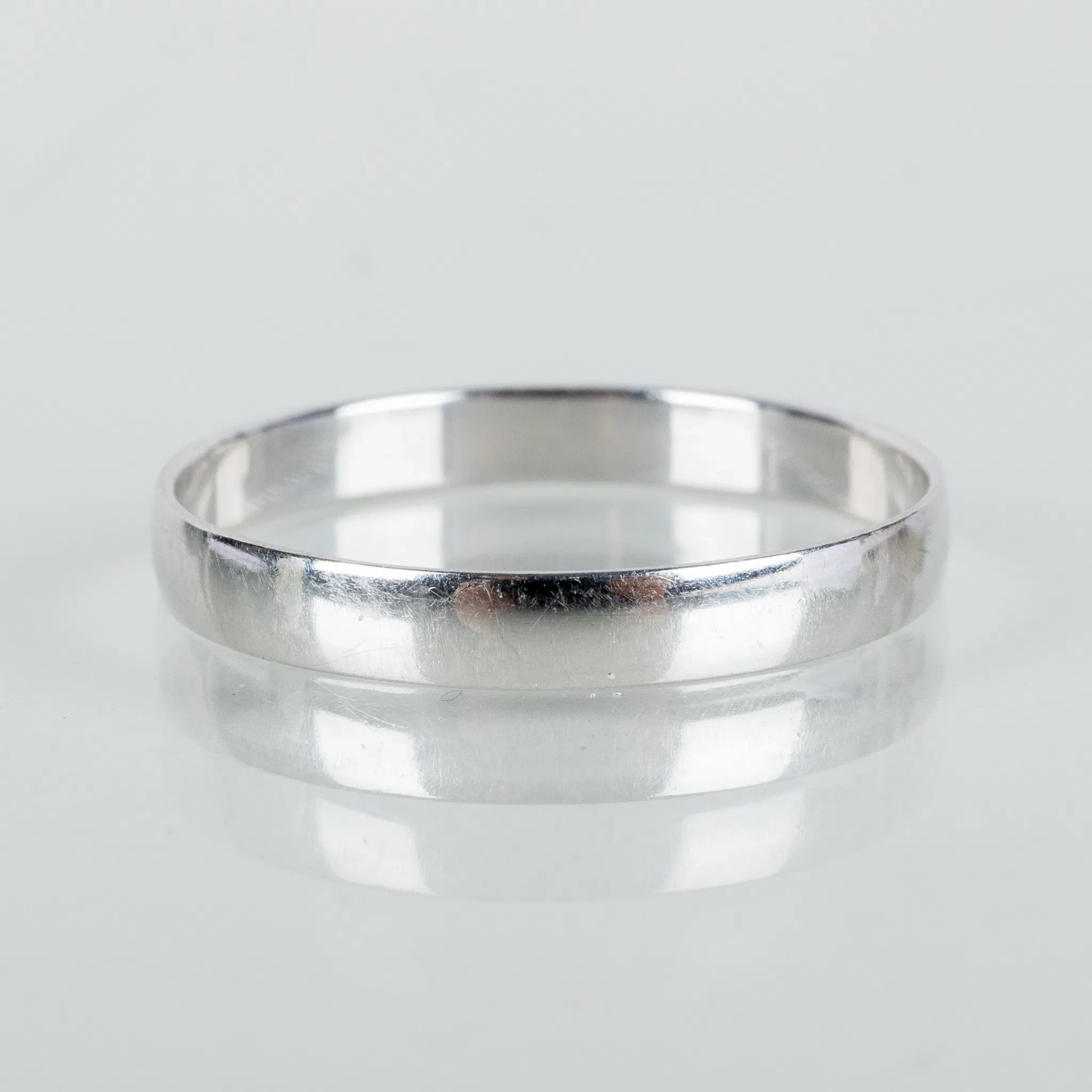 ANILLO, oro blanco de 18 quilates, sellos SCH, siglos XX/2000