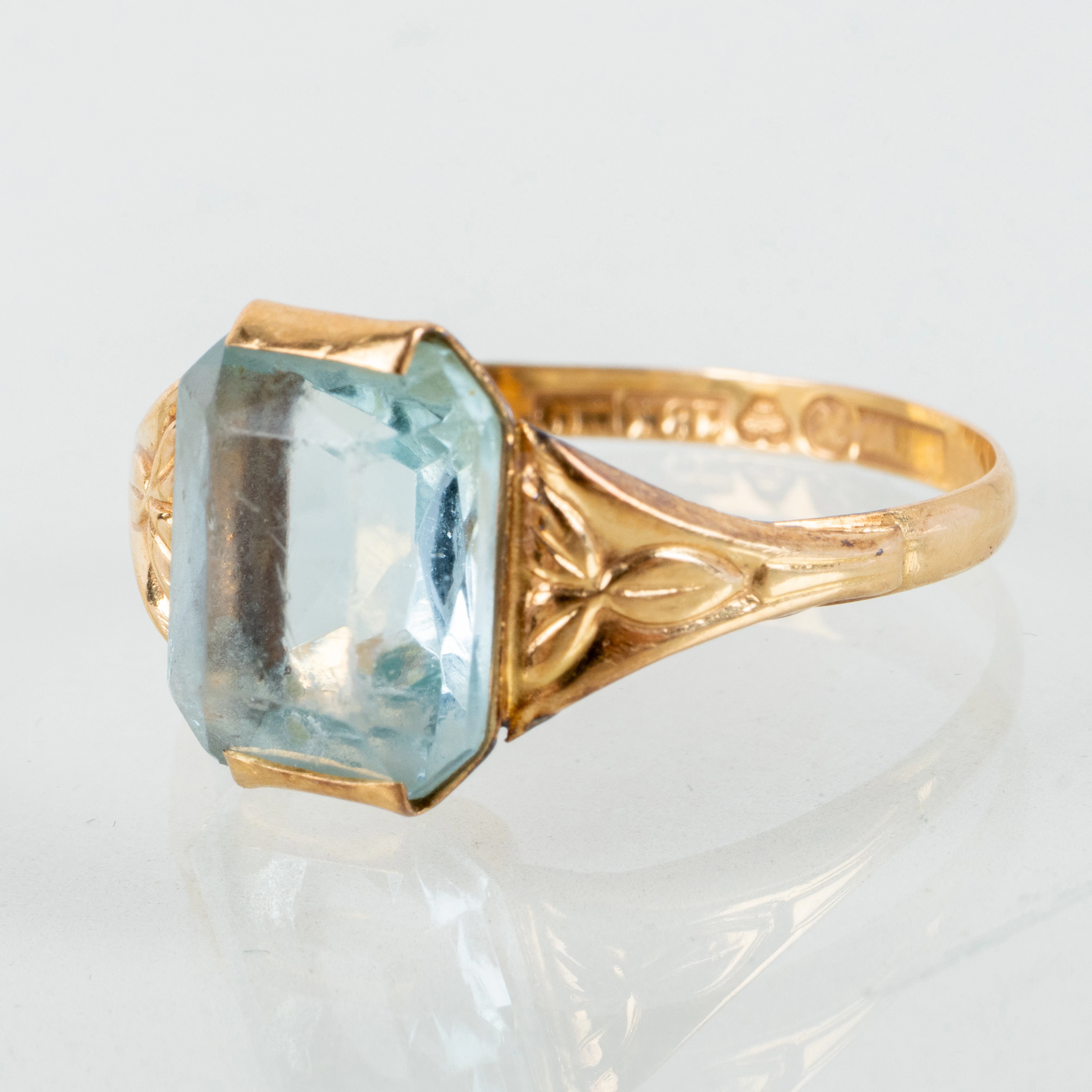 RING, 18k guld, med akvamarin, svenska stämplar 1962