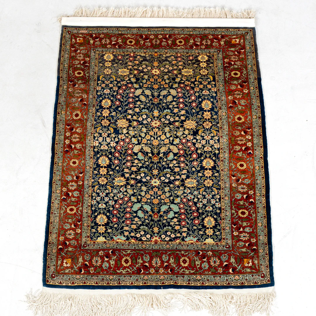 ALFOMBRA ORIENT, seda, Heris, "Millefleur", antigua, aprox. 116 x 81 cm