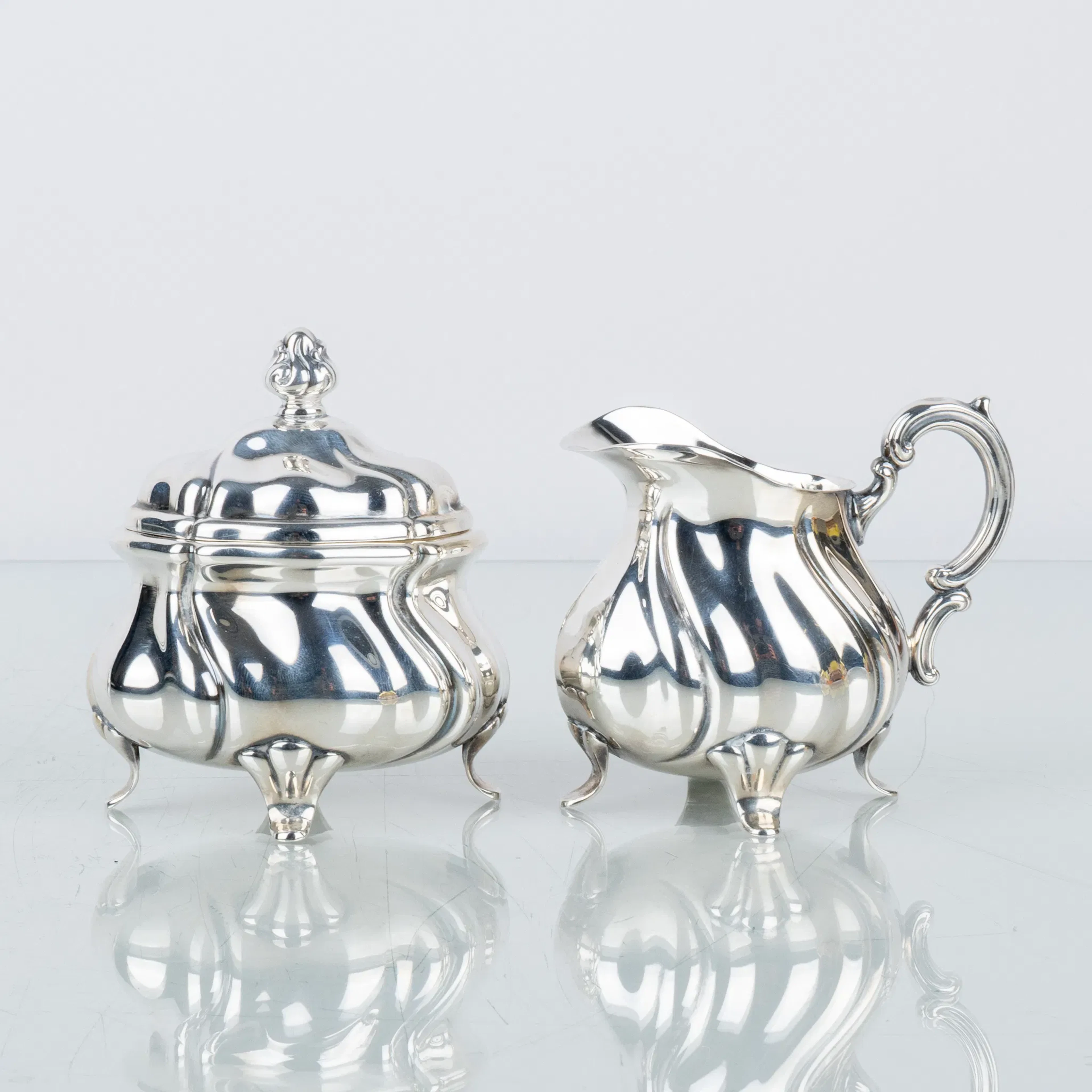 AZUCARERO Y JARRA DE LECHE, plata, Alemania, mediados del siglo XX
