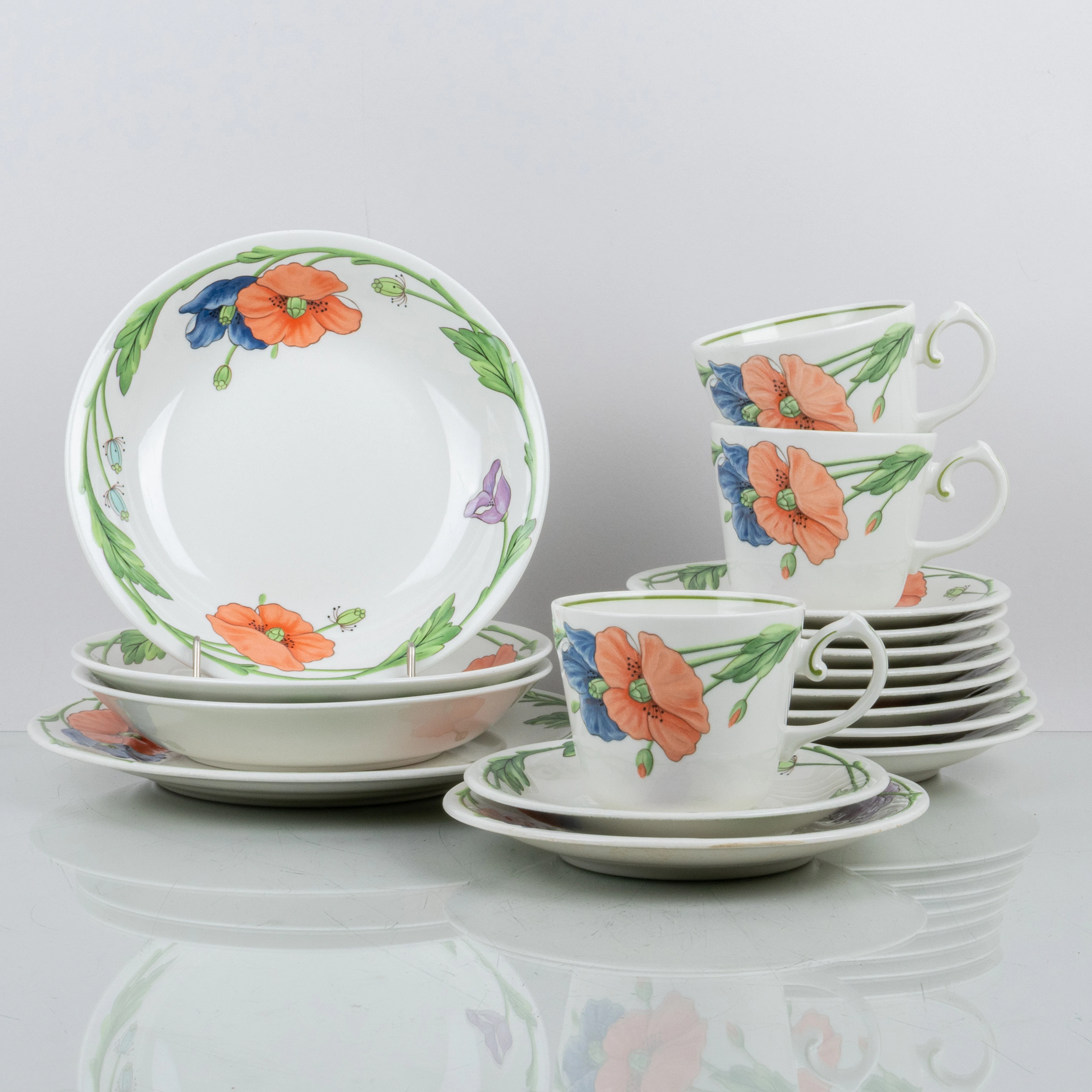 VAJILLA DE PORCELANA, 7 partes, porcelana, "Amapola", Villeroy & Boch, siglo XX
