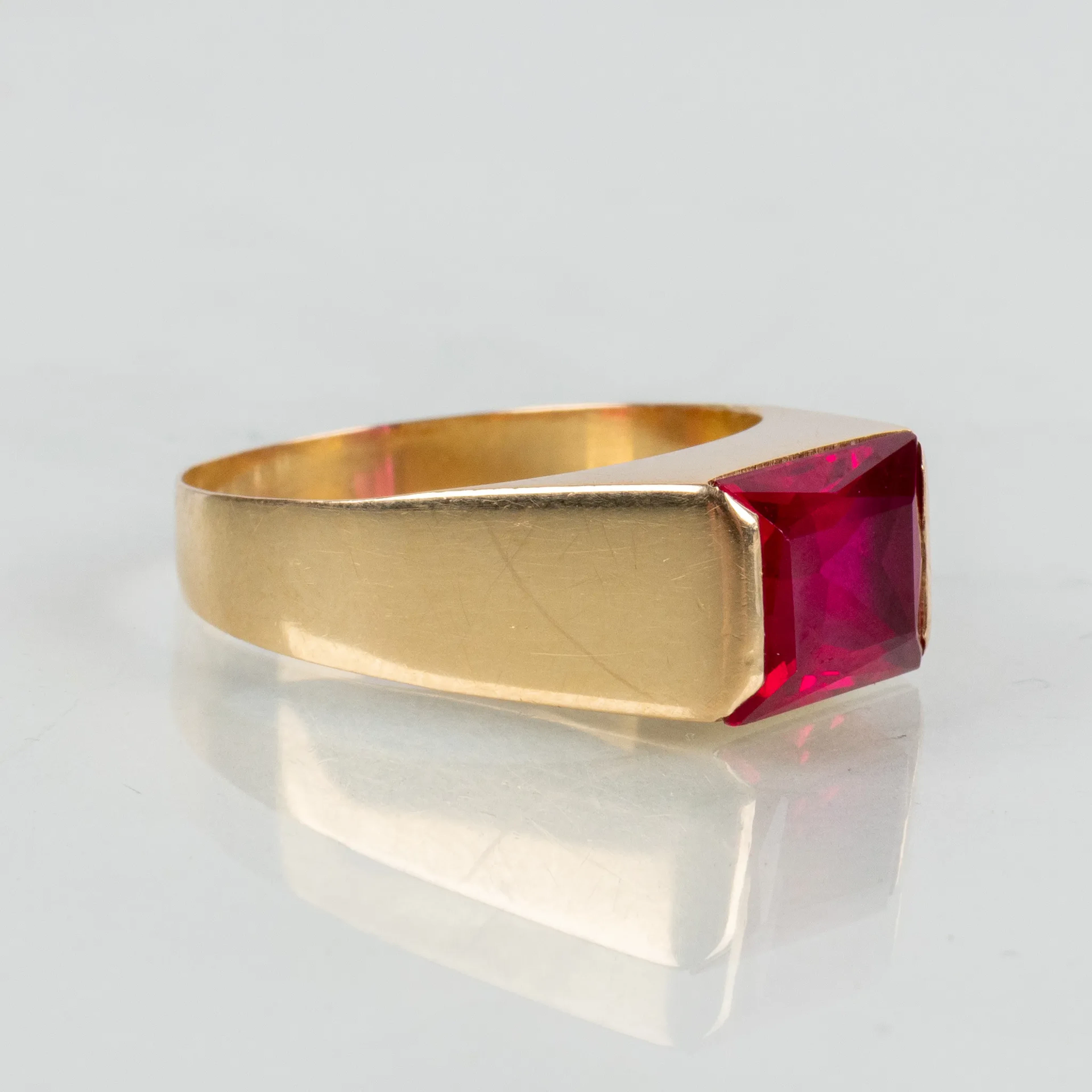 ANILLO, oro 18 quilates, con piedra rosa, 1964