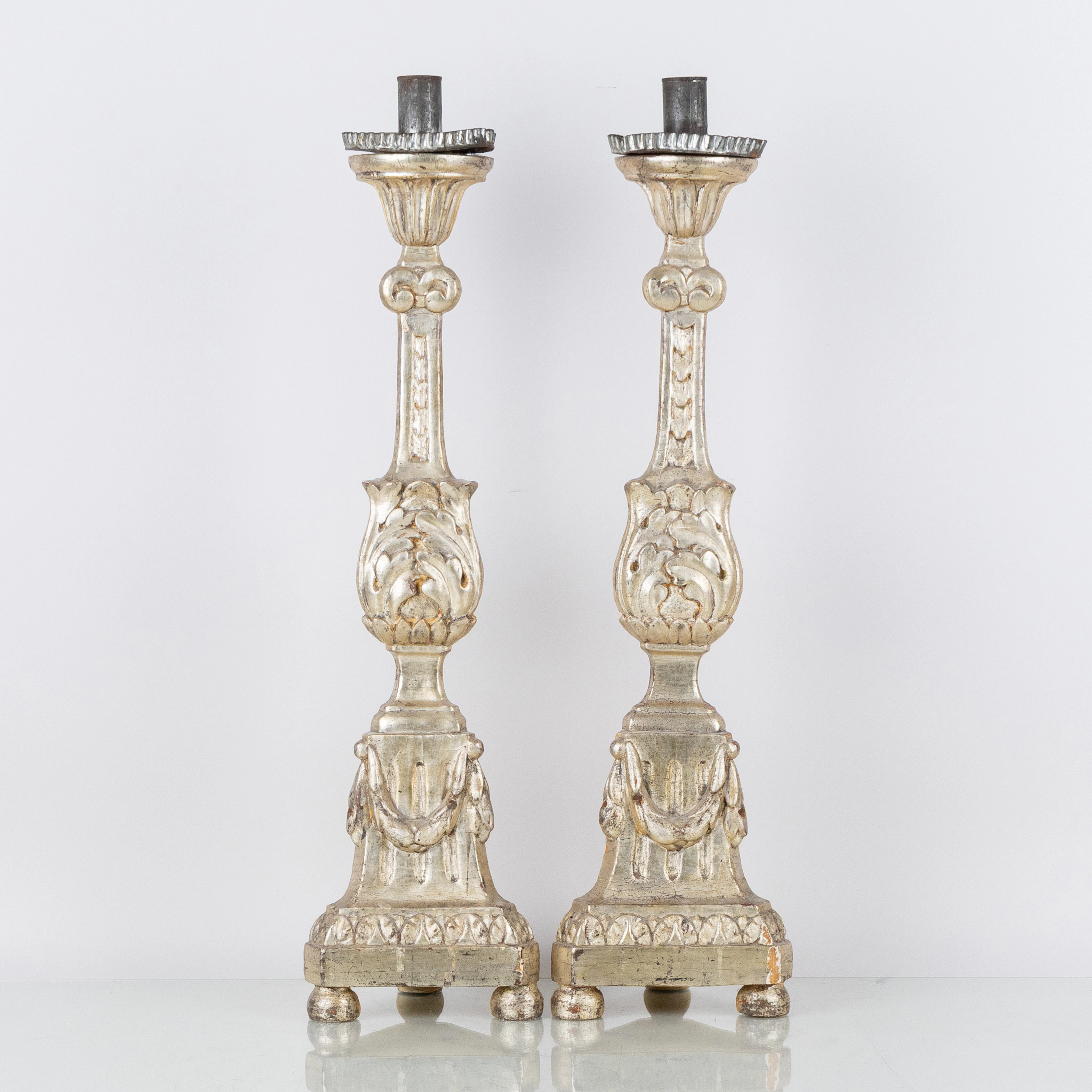 CANDELABROS DE ALTAR, 1 par, madera, siglos XVIII/XIX