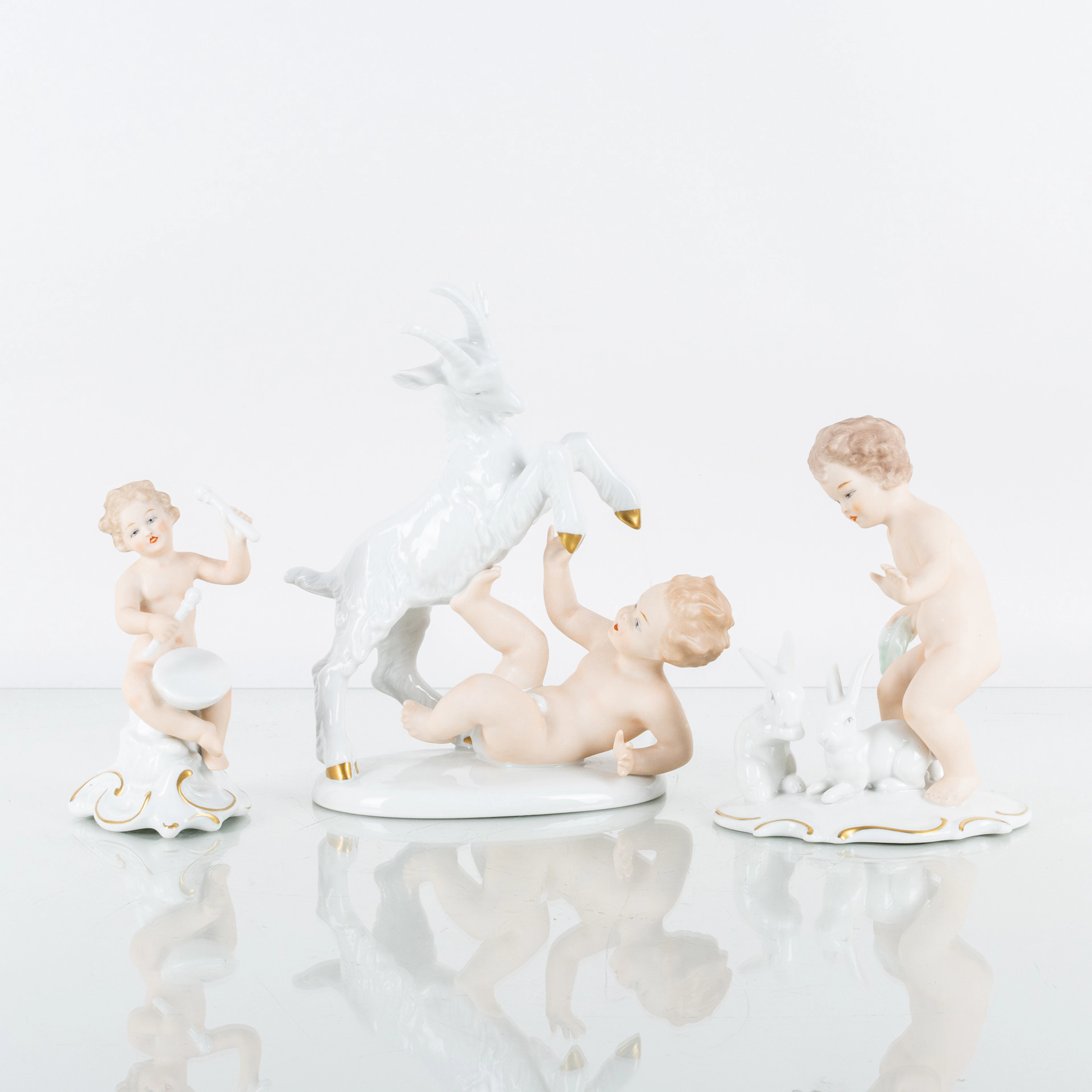 FIGURAS, 3 piezas, porcelana, Wallendorf, mediados de 1900