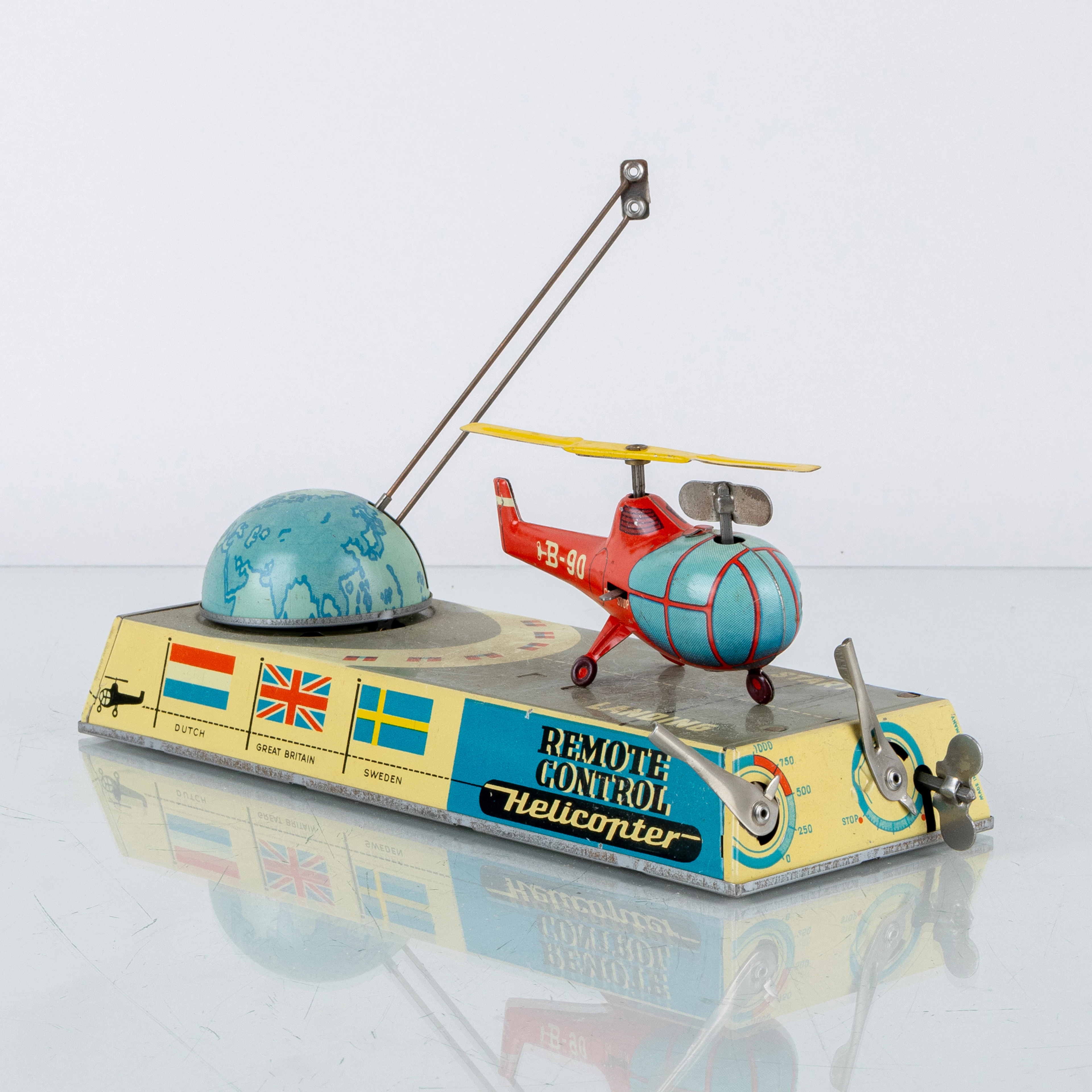 JUGUETE DE HOJALATA, Helicóptero teledirigido, Alemania, años 50