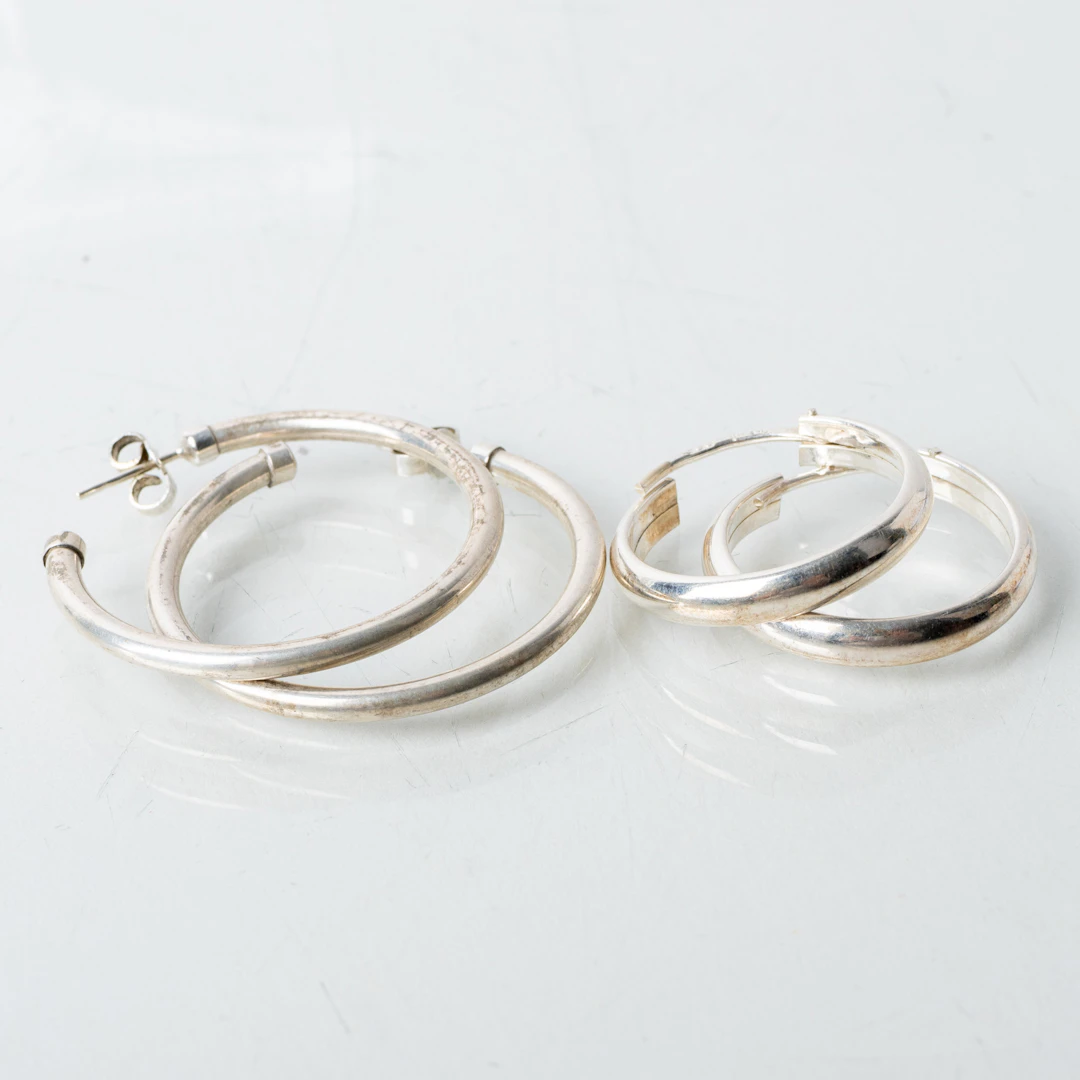 PENDIENTES, 2 pares, plata, pendientes de aro, finales del siglo XX