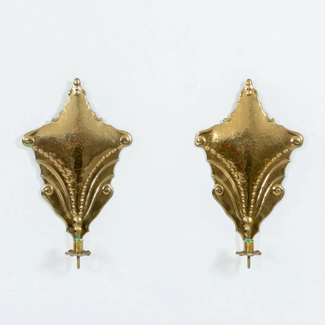 WALL SCONCES, 1 par, latón, Ciselörer Nyköping, la primera mitad del siglo XX