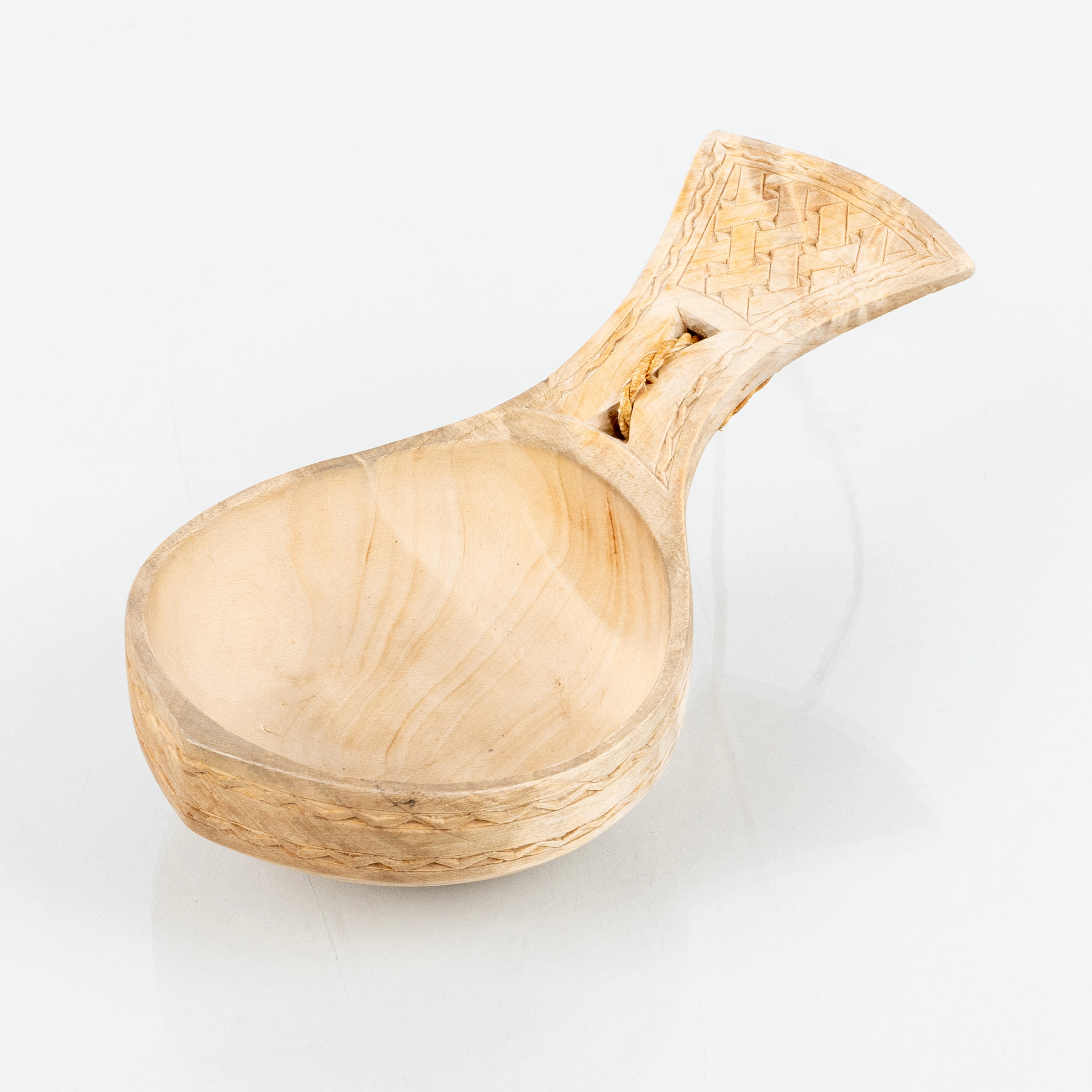 CUP, madera tallada, monograma firmado OL