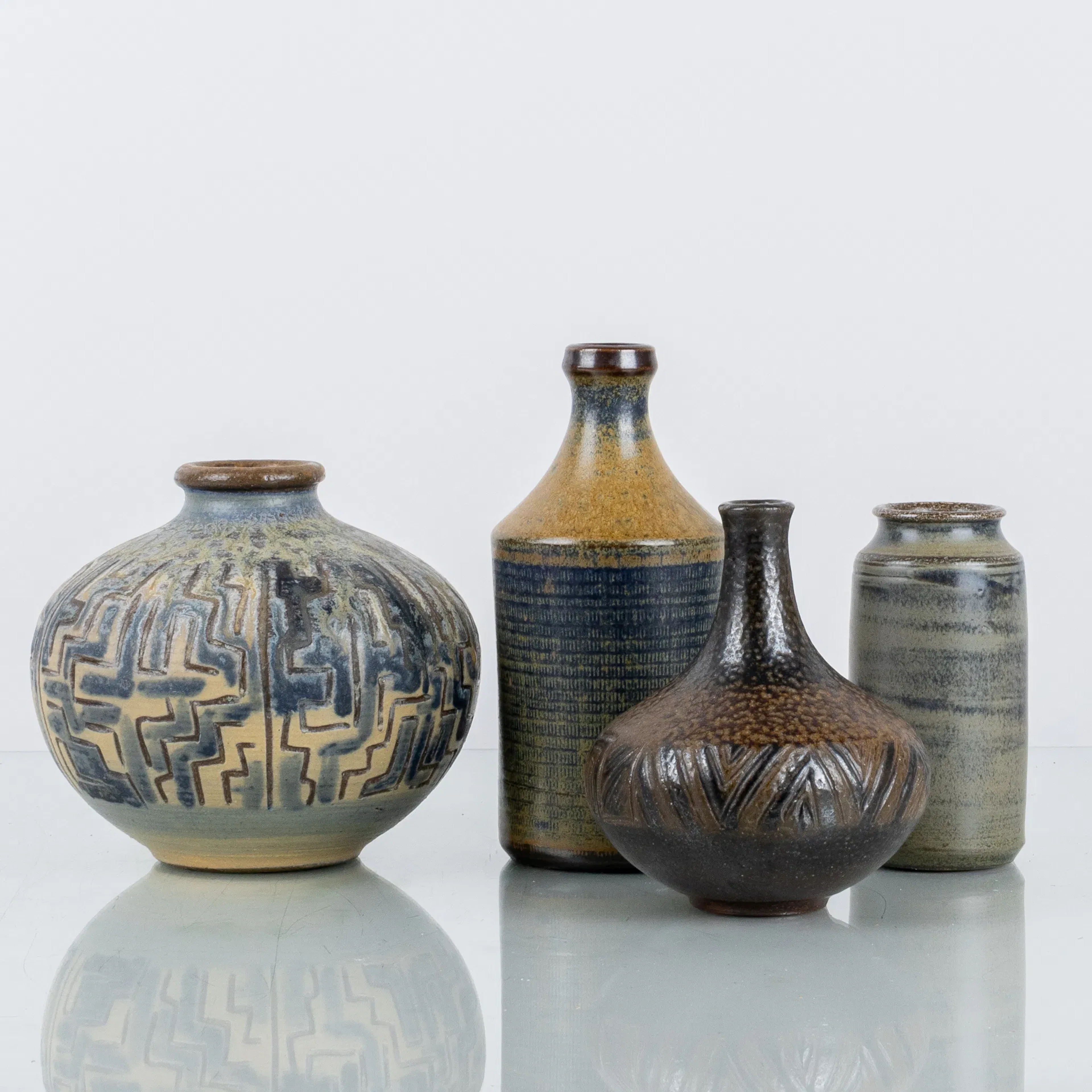 VASES, 4 piezas, loza, Wallåkra, Suecia
