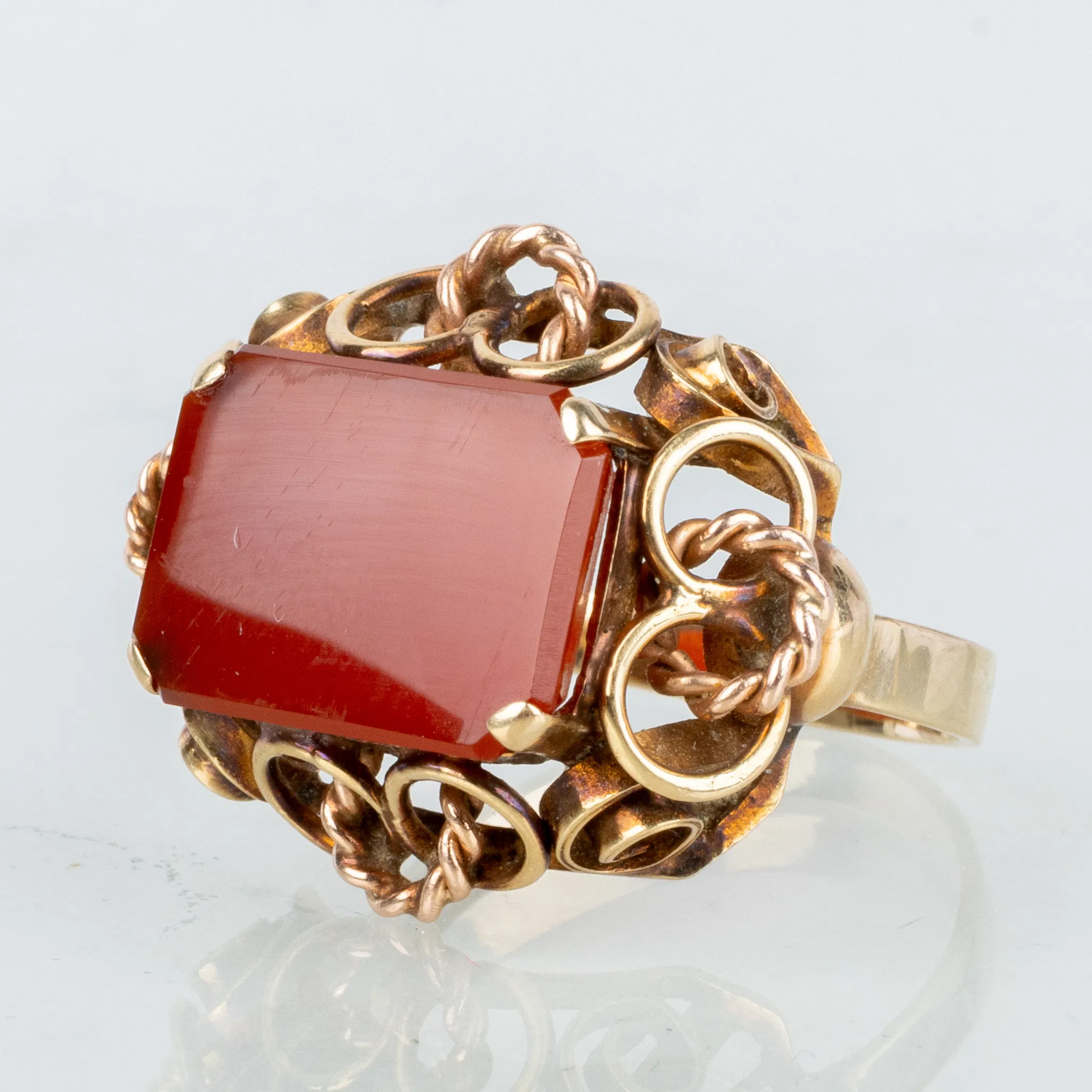 RING, 14-karat-Gold, mit Karneol, wahrscheinlich Mitte des 20. Jahrhunderts