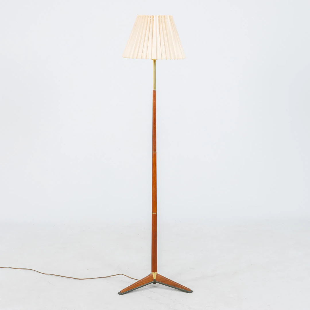 GOLVLAMPA, teak, 1900-talets mitt