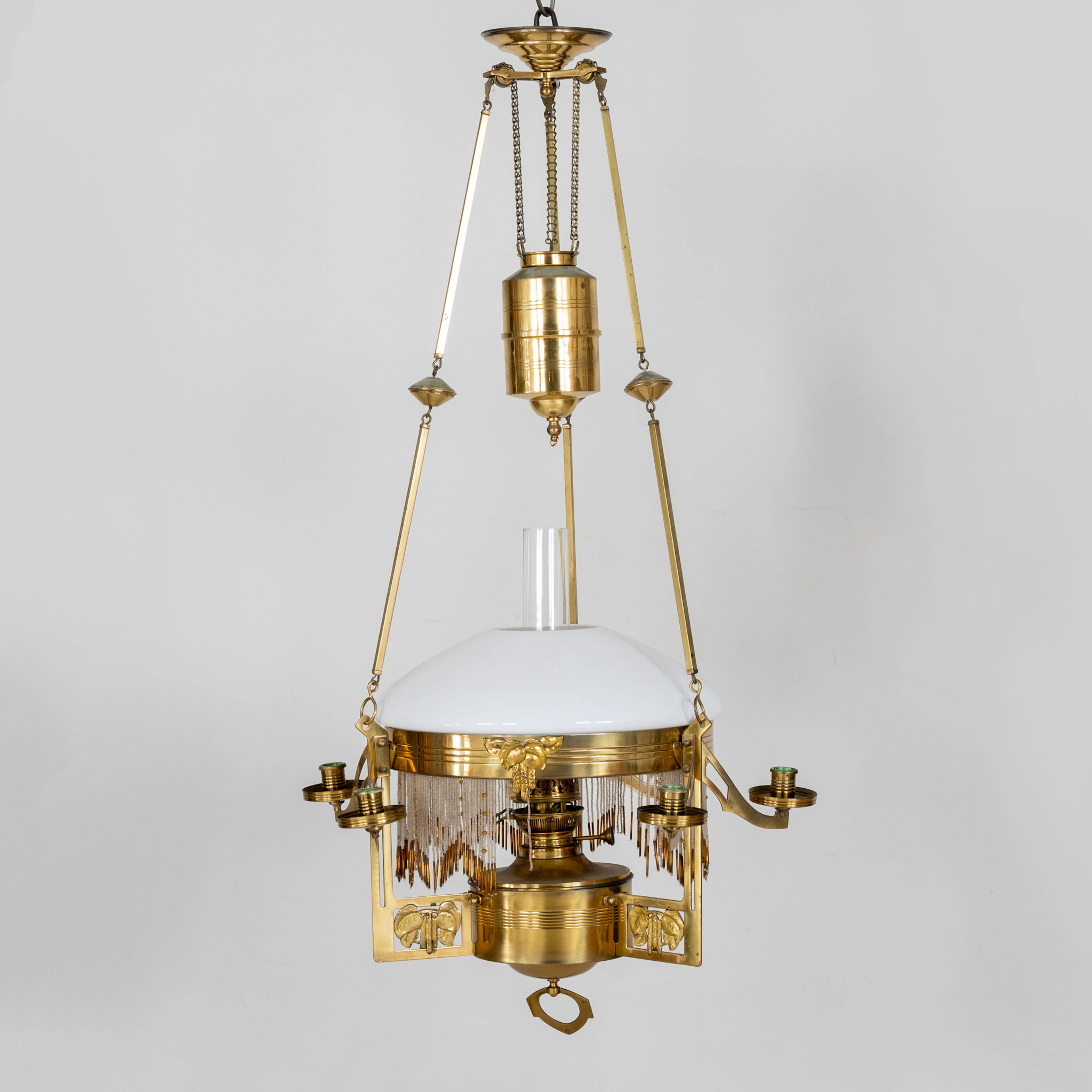 LAMPE À PÉTROLE SUSPENDUE, laiton, Art nouveau, début des années 1900