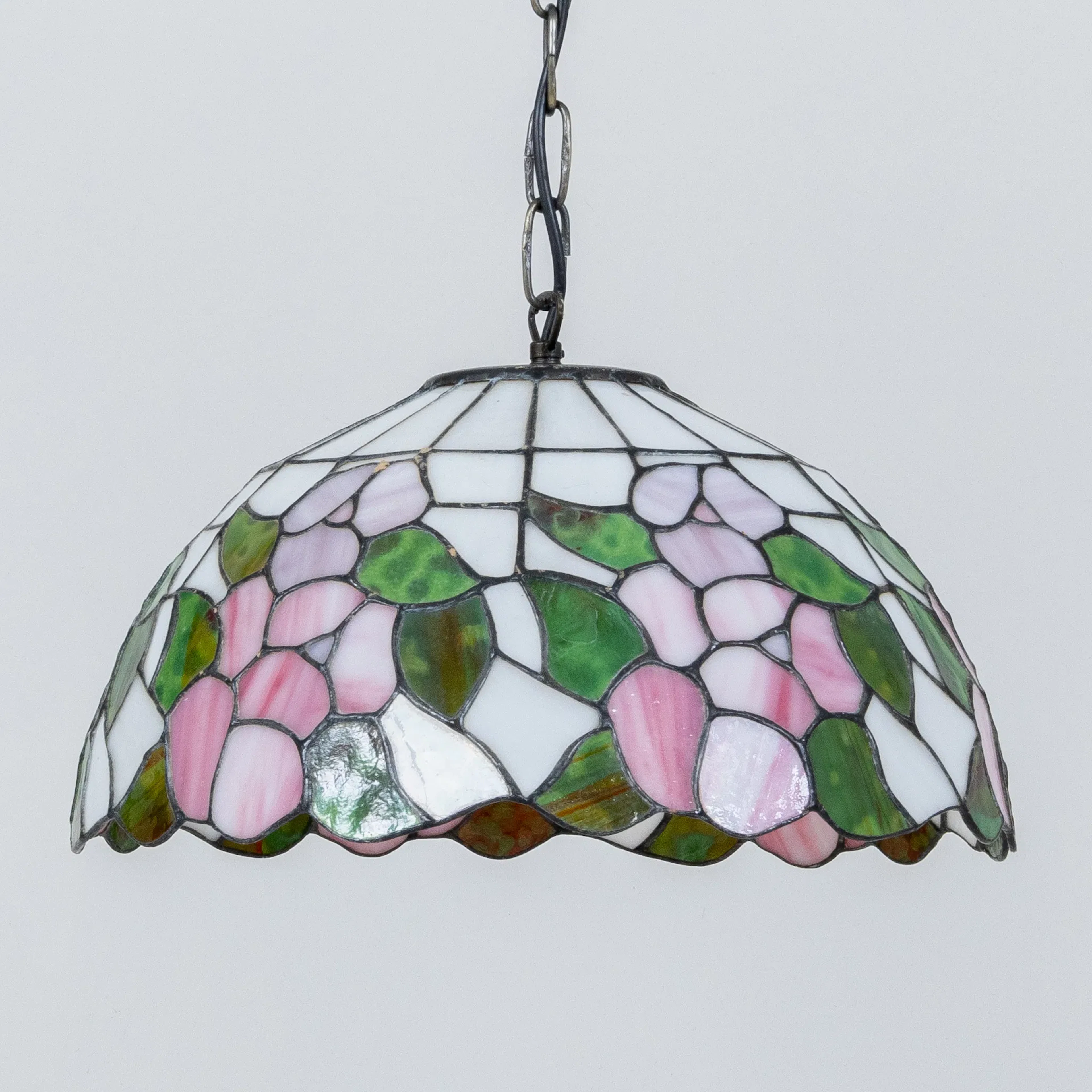 LÁMPARA DE TECHO, estilo Tiffany, segunda mitad del siglo XX