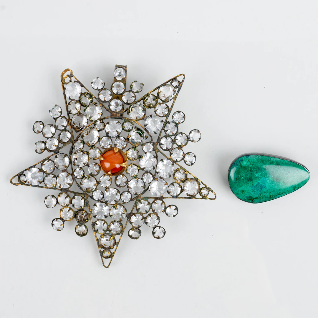 JEWELLERY DETAIL AND PENDANT, including silver with malachite, probably 1900s