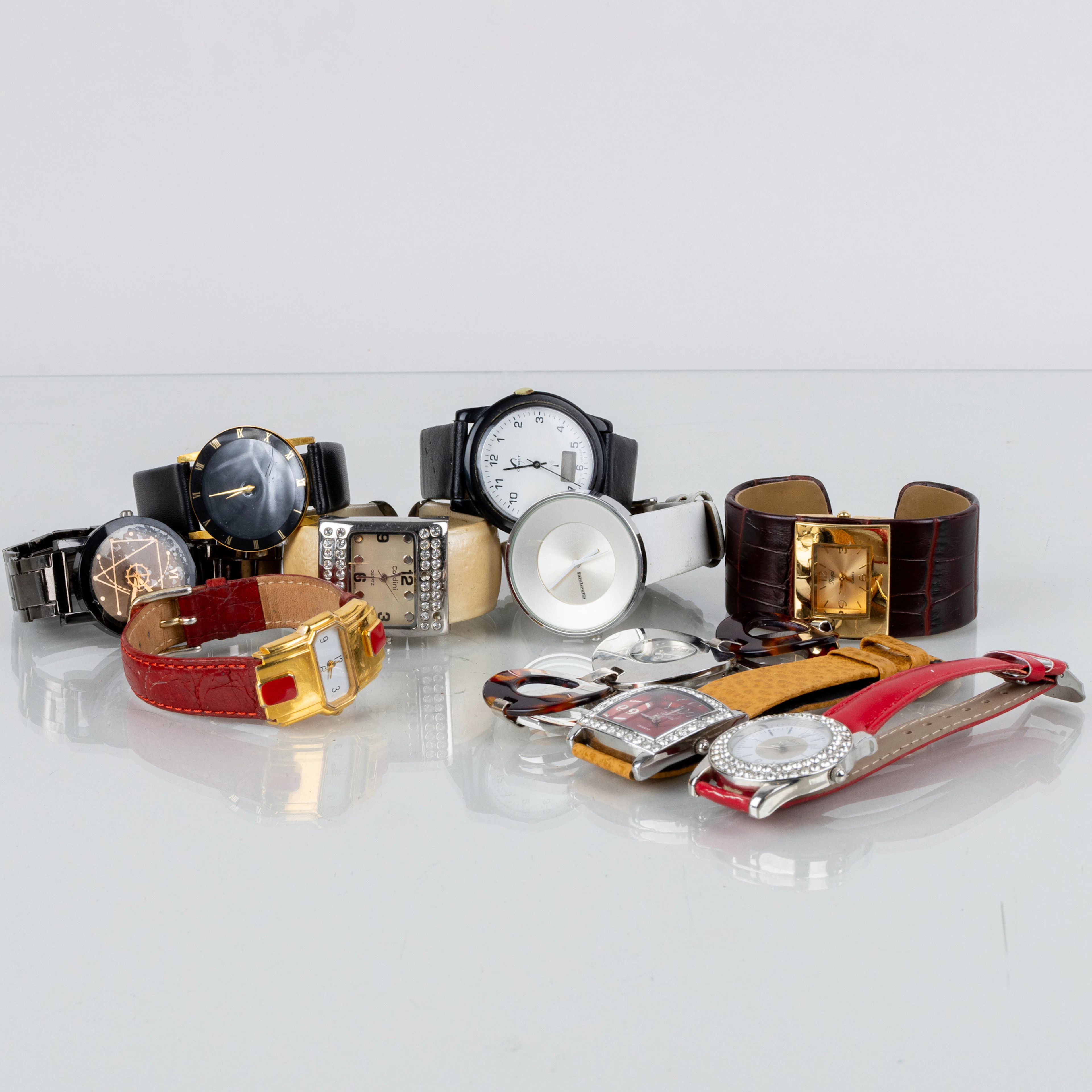 COLECCIÓN DE RELOJES DE PULSERA, 10 piezas, diferentes materiales, incluyendo Iambrella, Sheffield