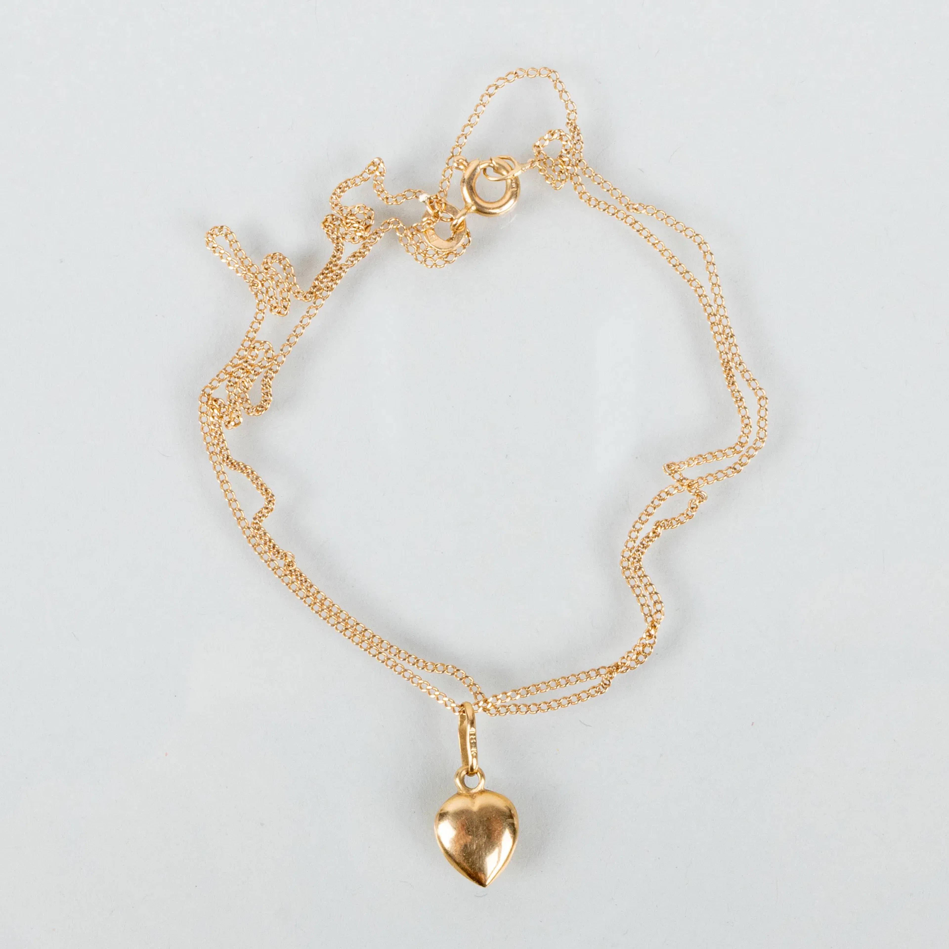 COLLAR CON COLGANTE, oro de 18 quilates, segunda mitad del siglo XX