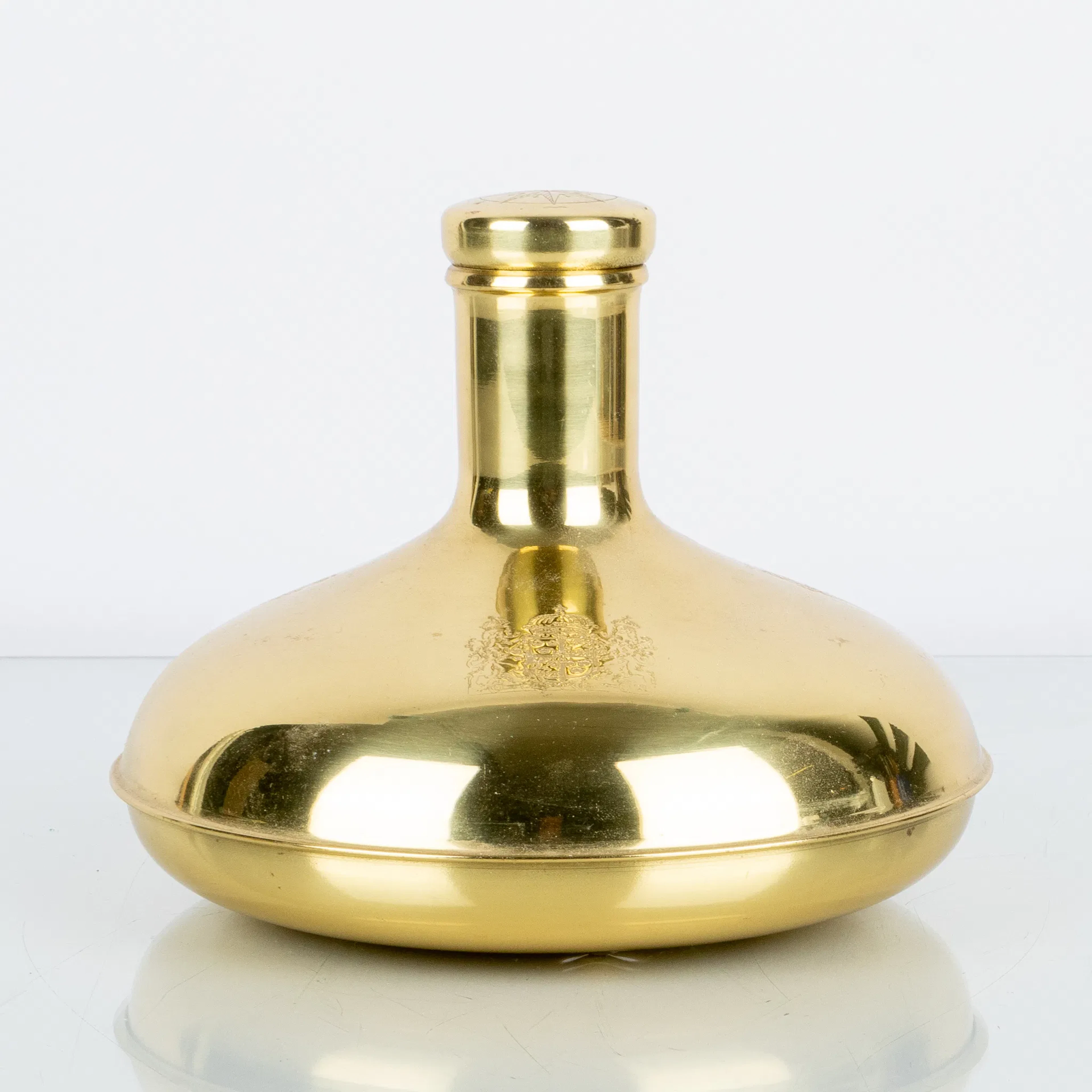 BOTTLE, latón, Fiskeby Bruk, segunda mitad del siglo XX