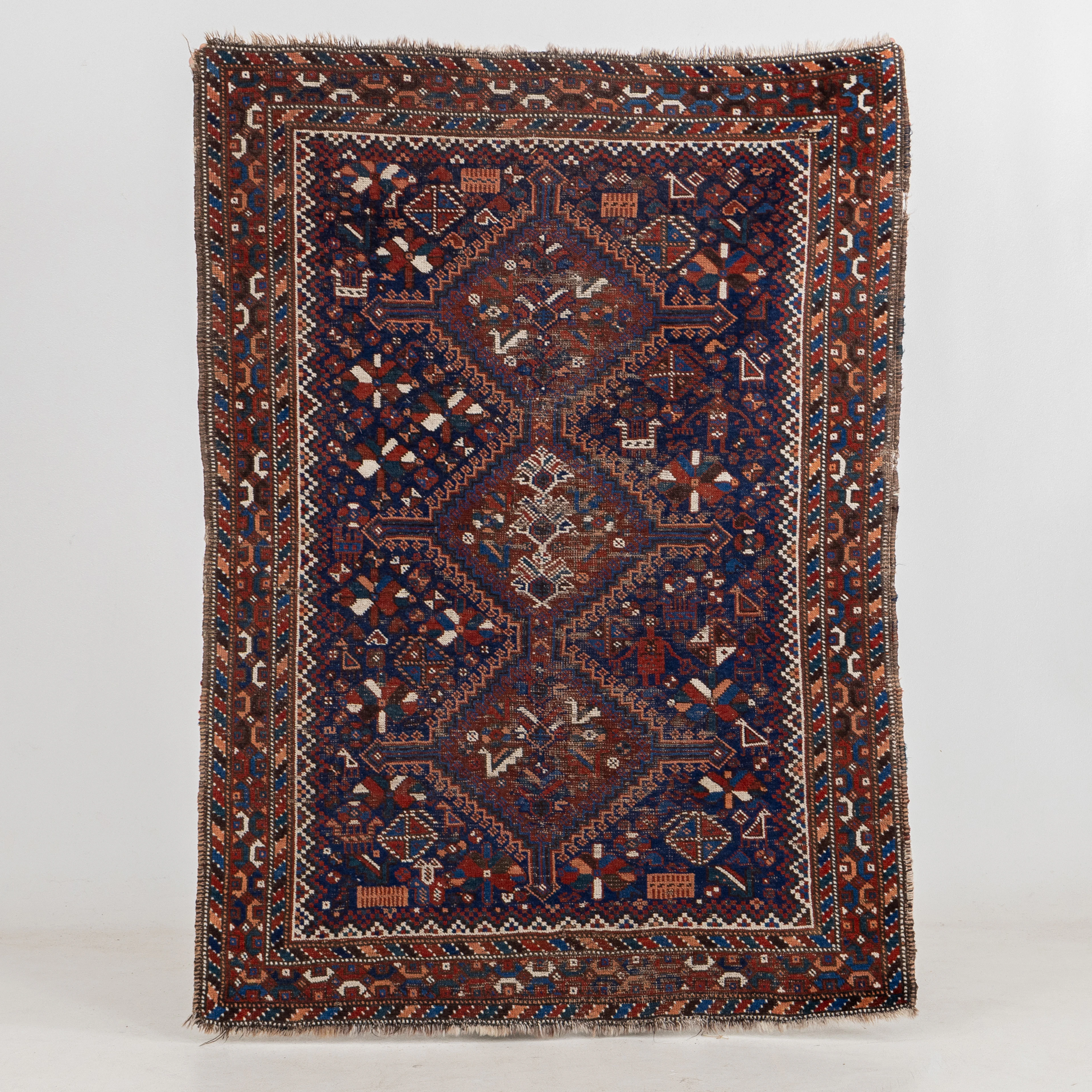 TAPIS ORIENT, semi-antique, environ 156 x 114 cm