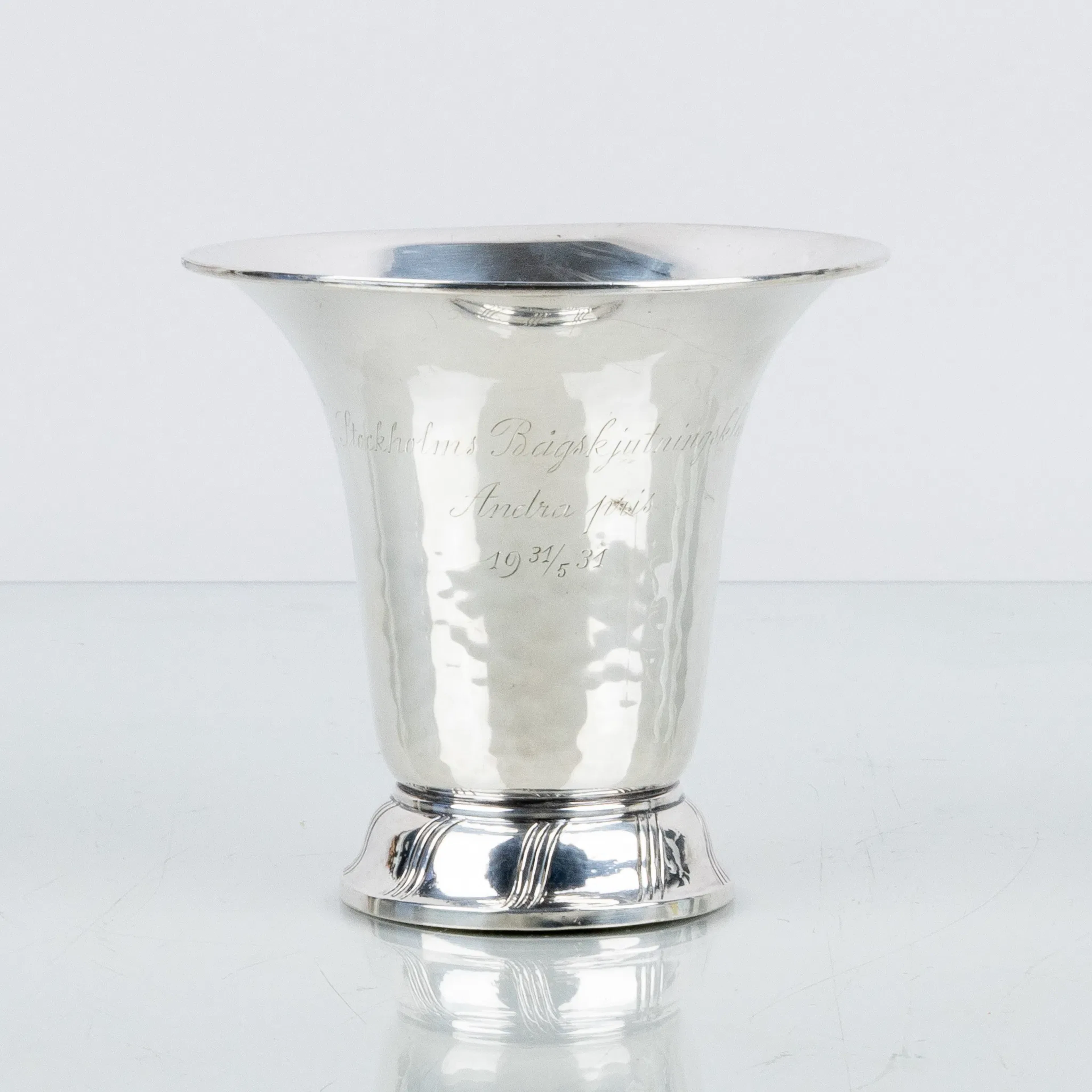 VASE/CUP, Silber, schwedische Briefmarken 1929