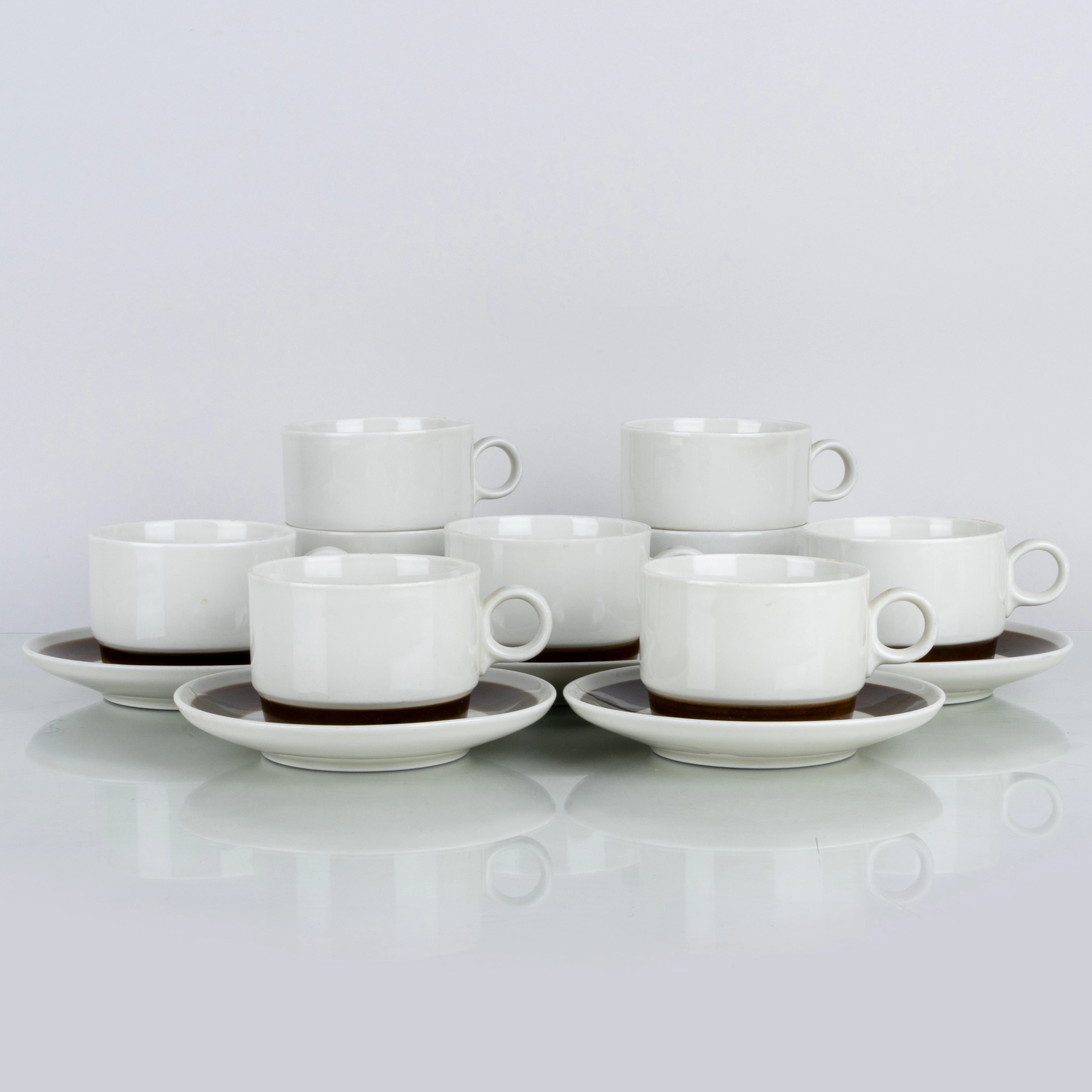 OLLE ALBERIUS, 5 tazas de té con platos, porcelana, "Forma", Rörstrand