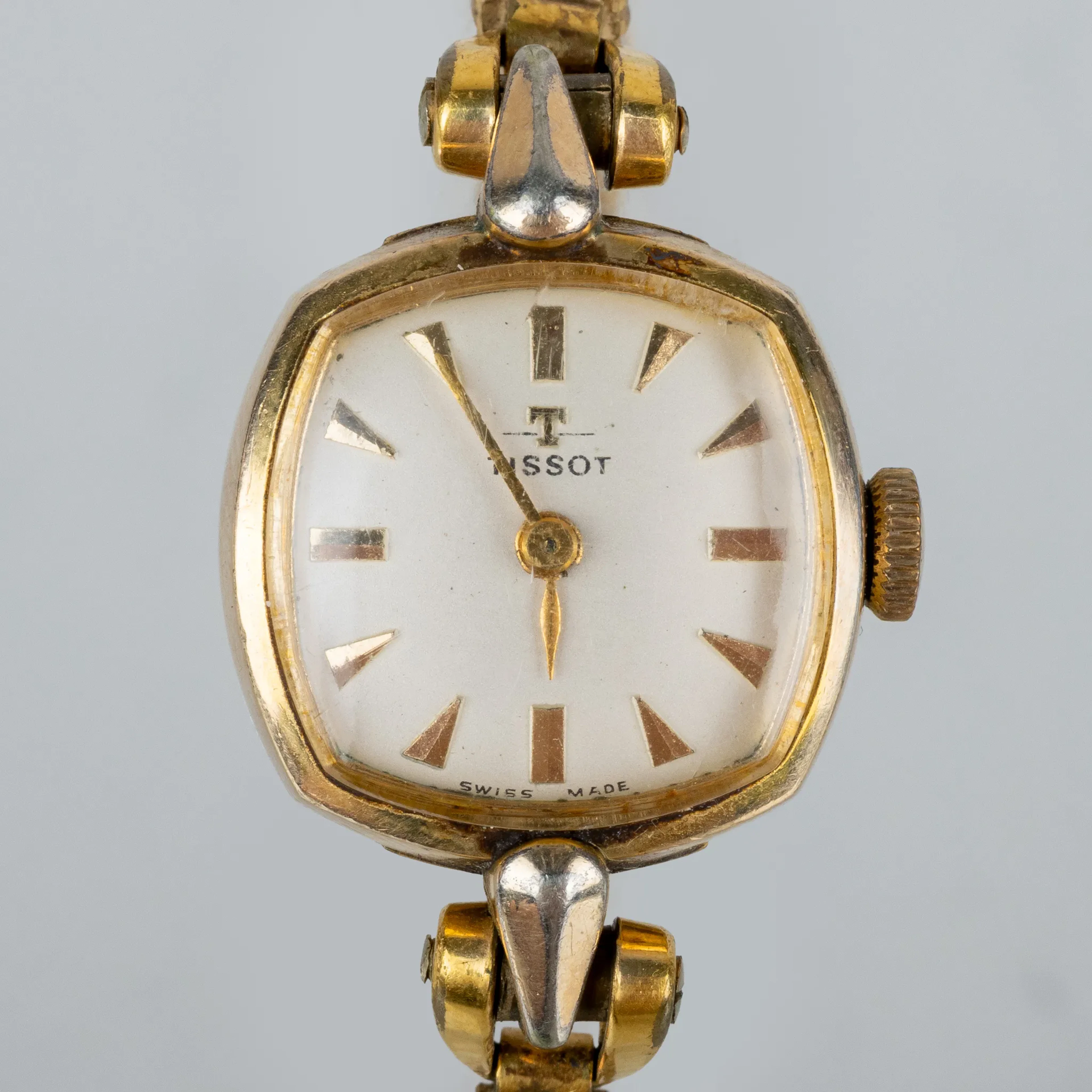TISSOT, un reloj de pulsera, doble de oro, la segunda mitad del siglo XX