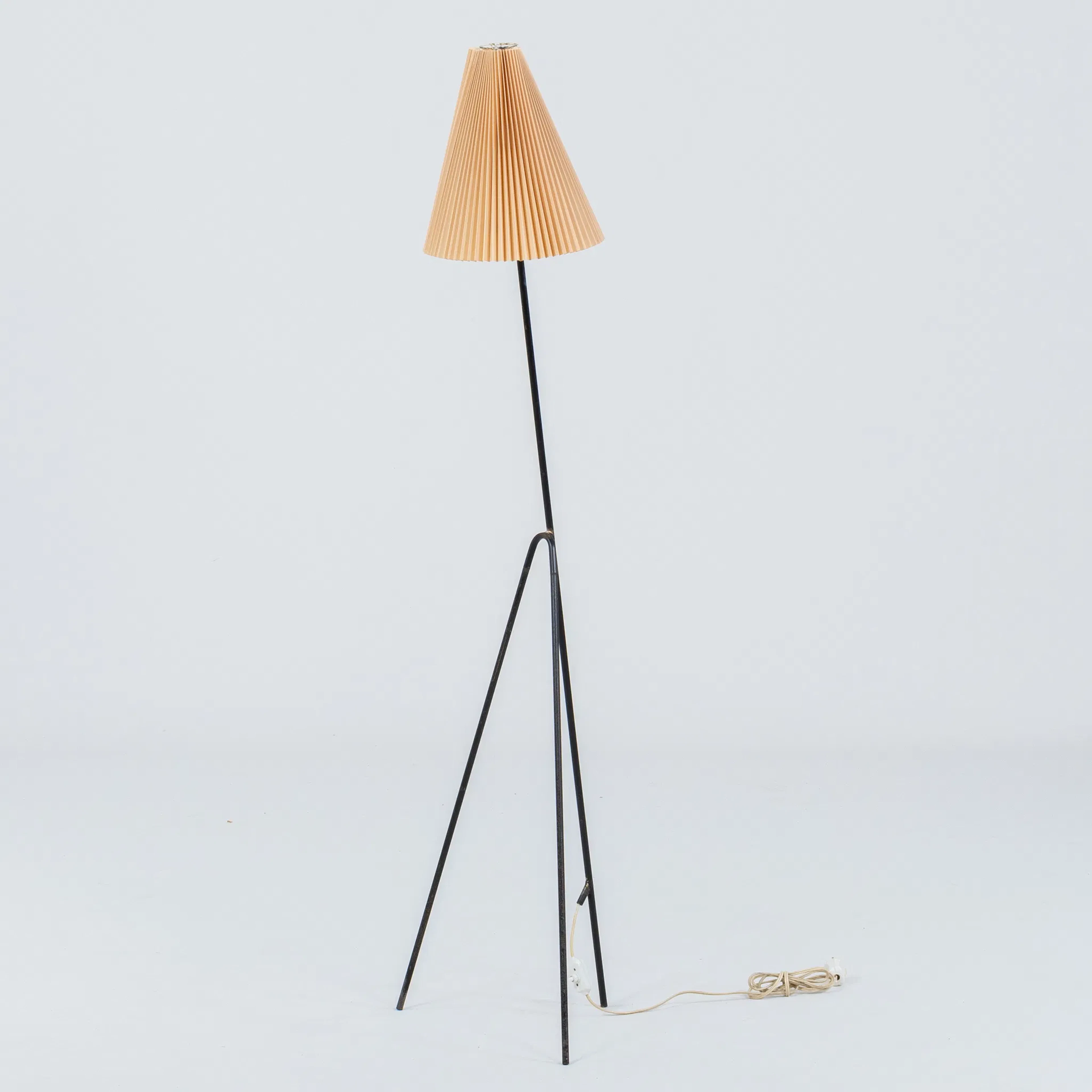HANS BERGSTRÖM, golvlampa, "Giraffen", Ateljé Lyktan, Åhus, 1900-talets mitt.