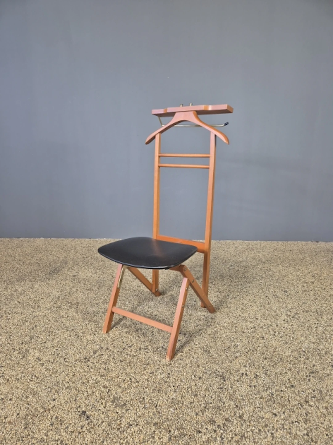 Herrbetjänt. FR, Italien. Teak.