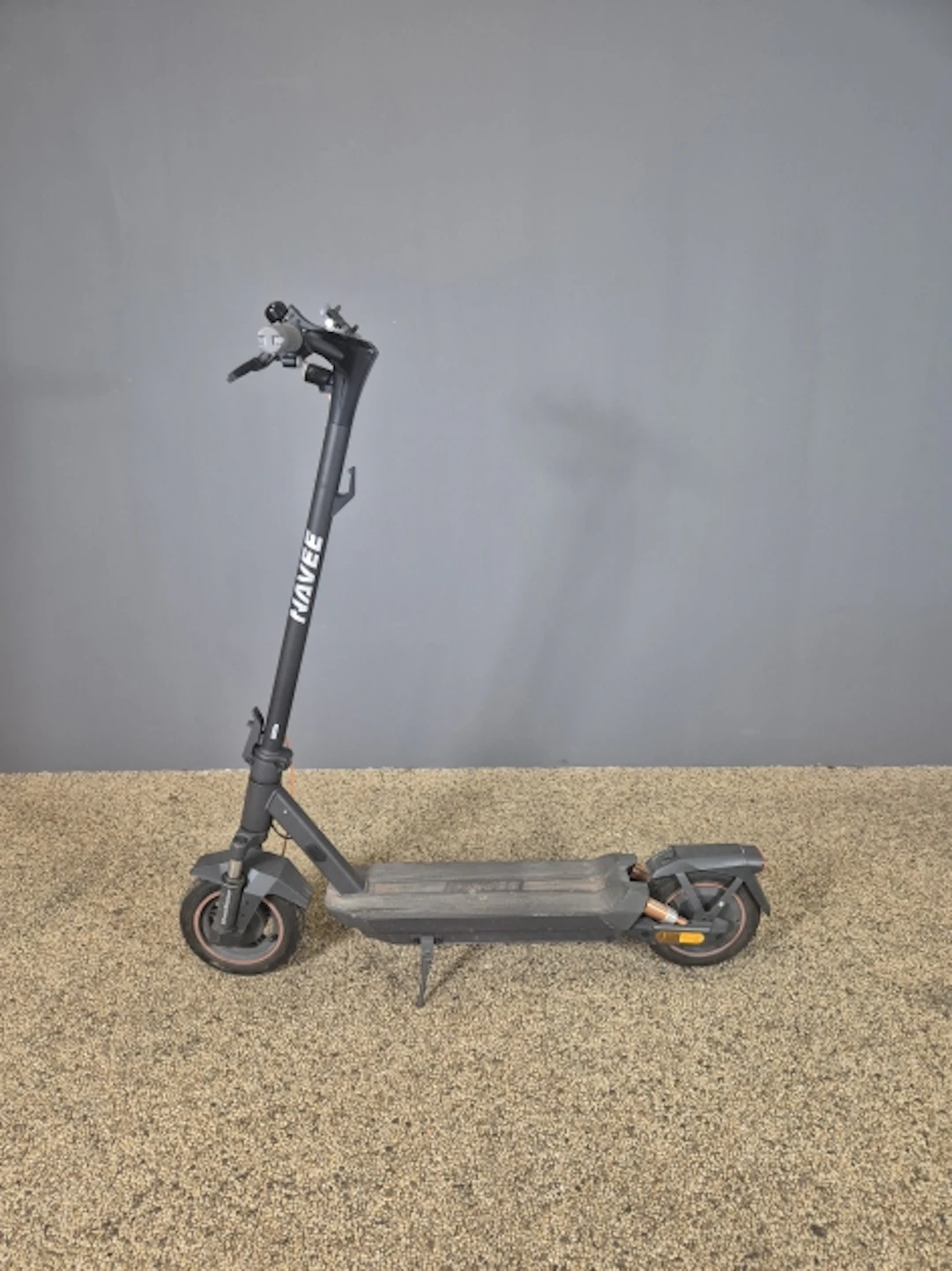 Elsparkcykel. Navee.