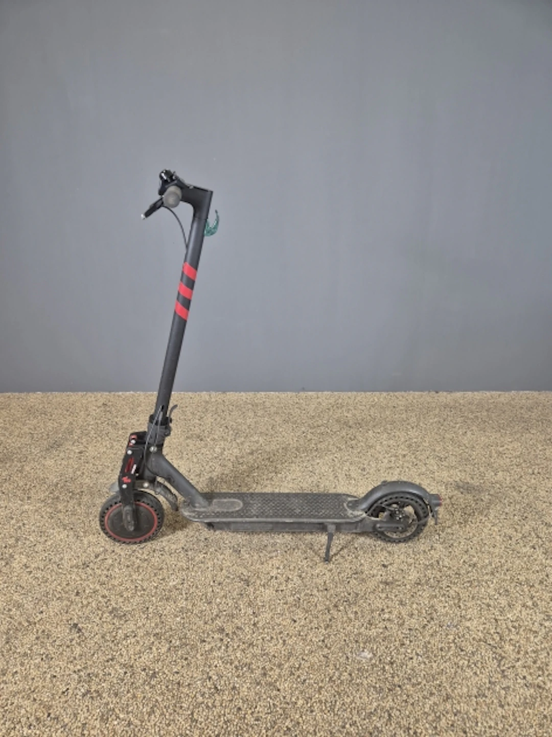 Elsparkcykel. MI.