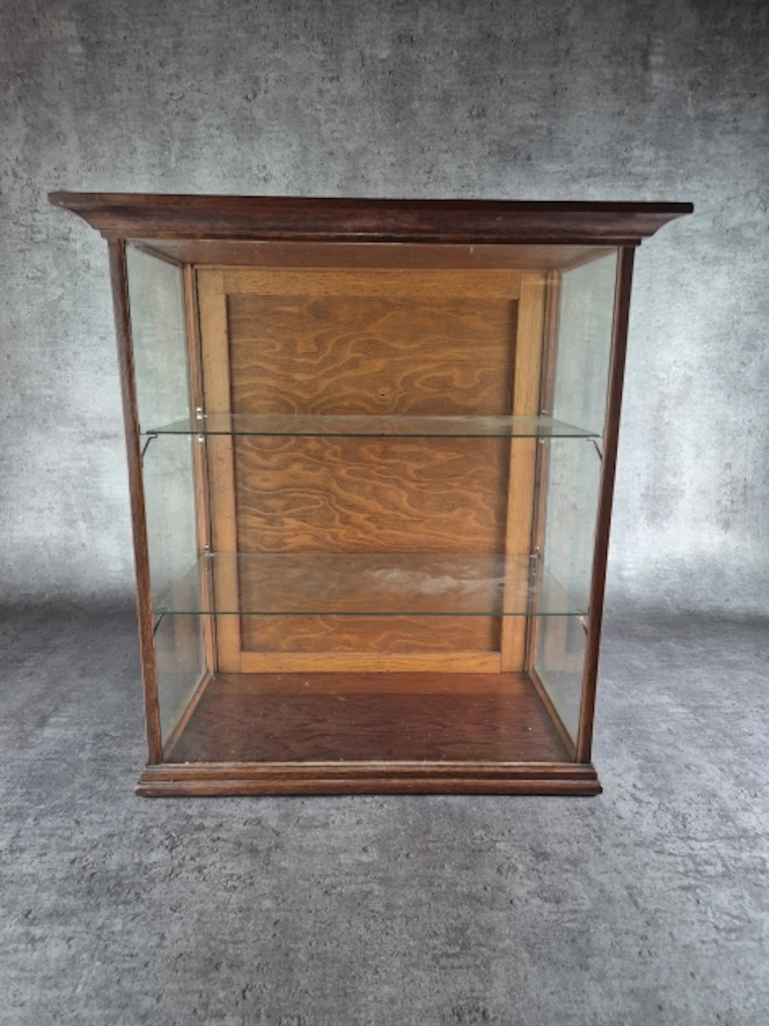 Glasmonter. 1900-tal.