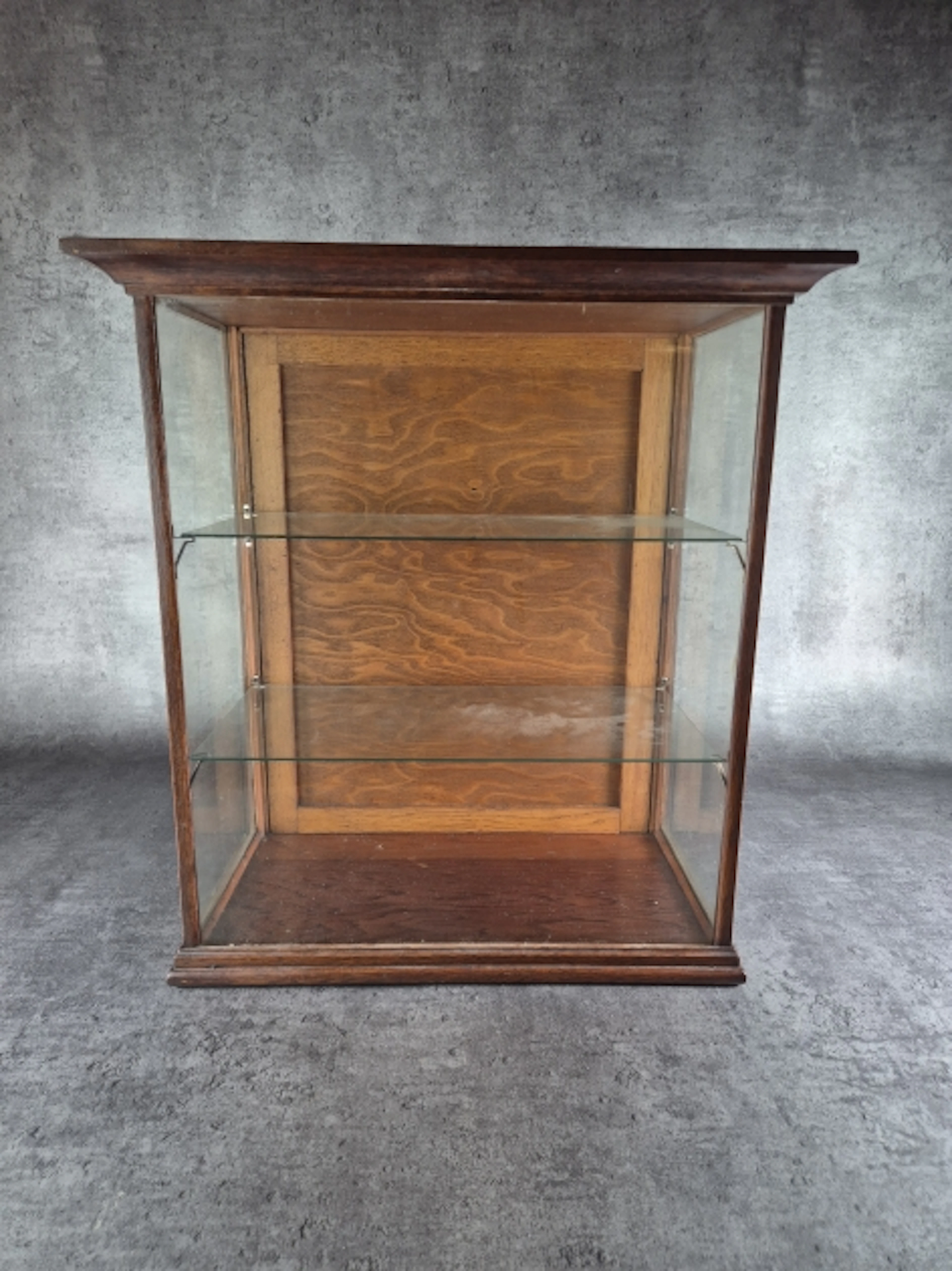Glasmonter. 1900-tal.