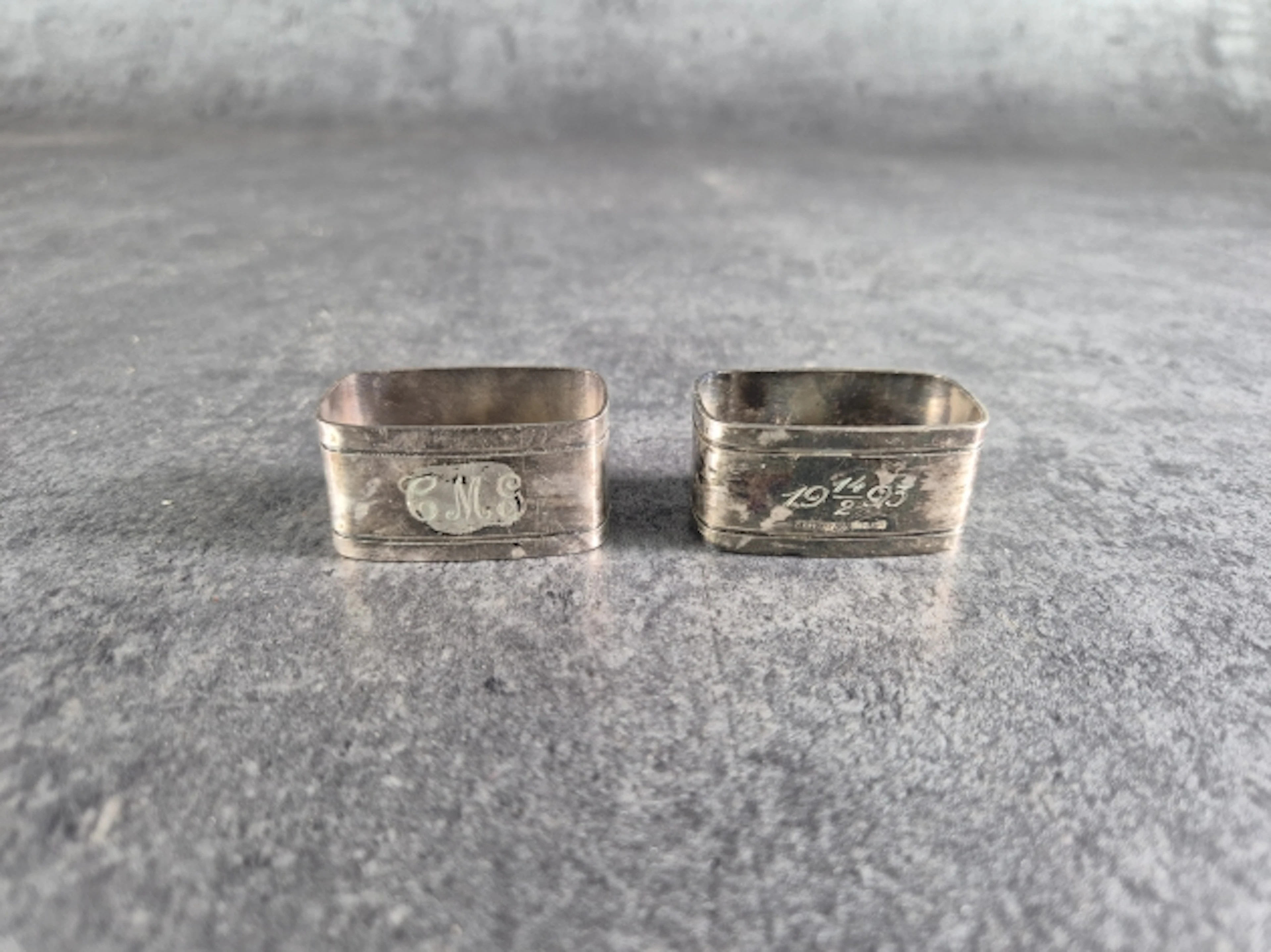 2st Servettringar. Silver.