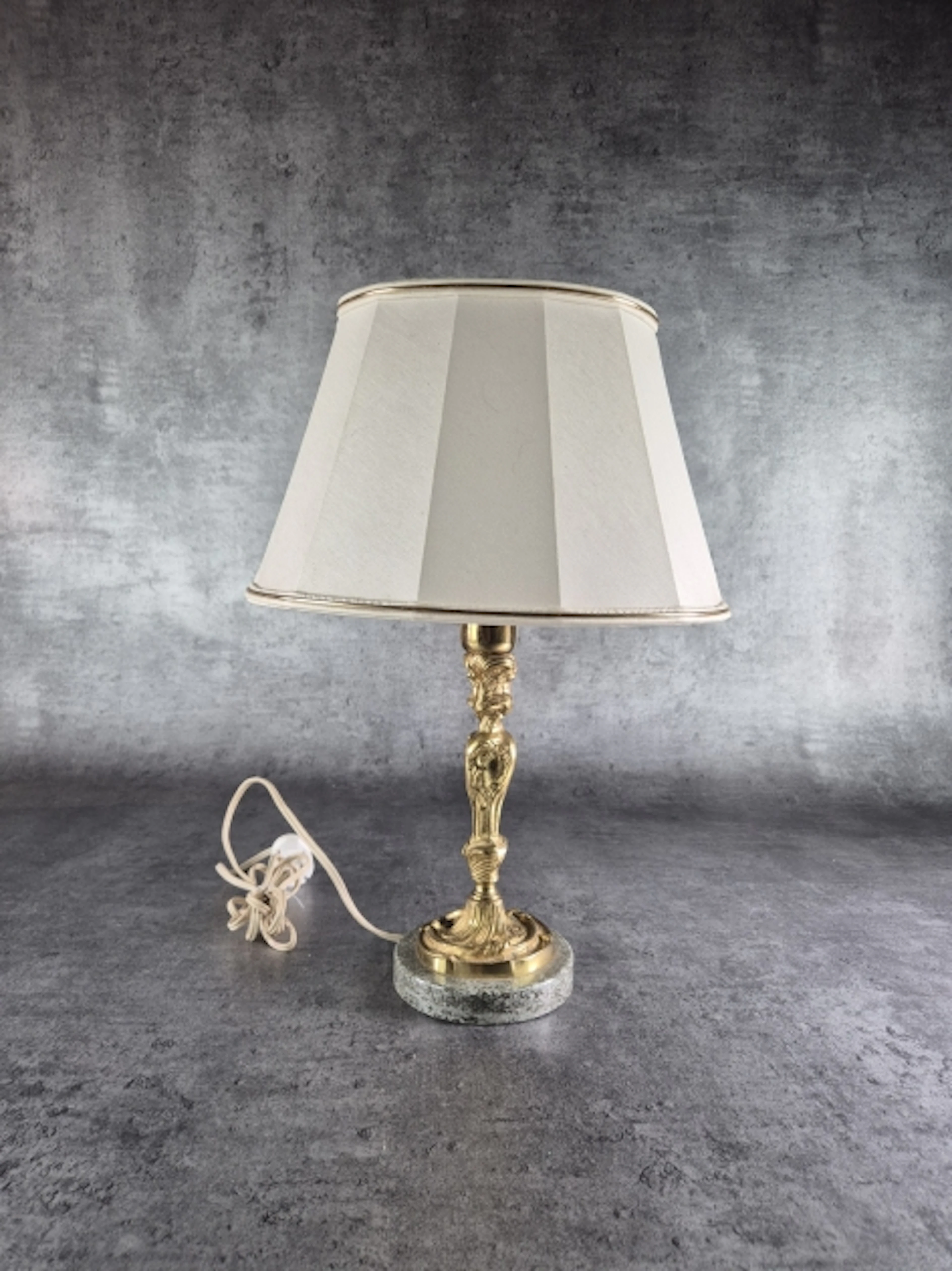 Bordslampa.