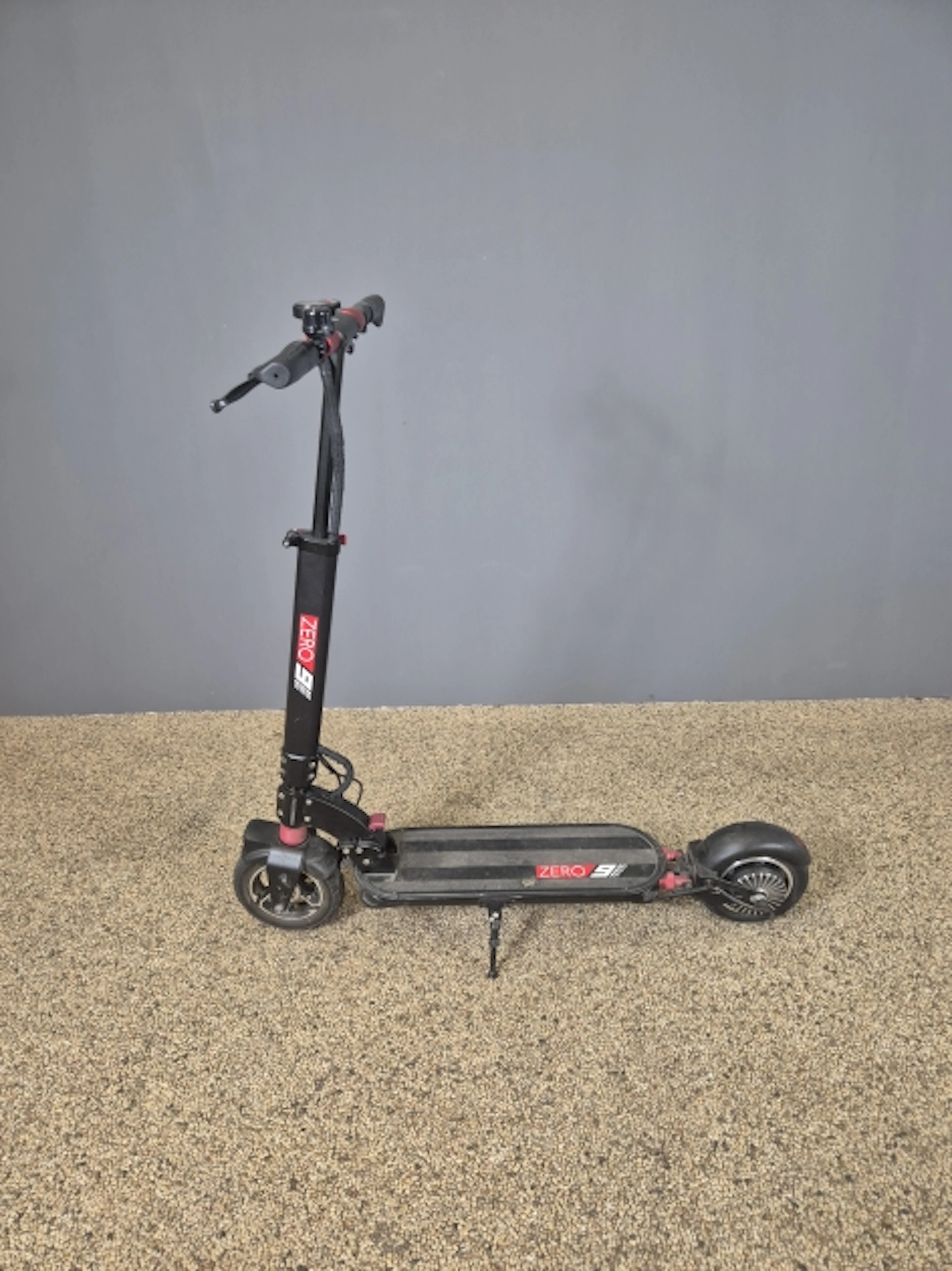 Elsparkcykel. Zero.