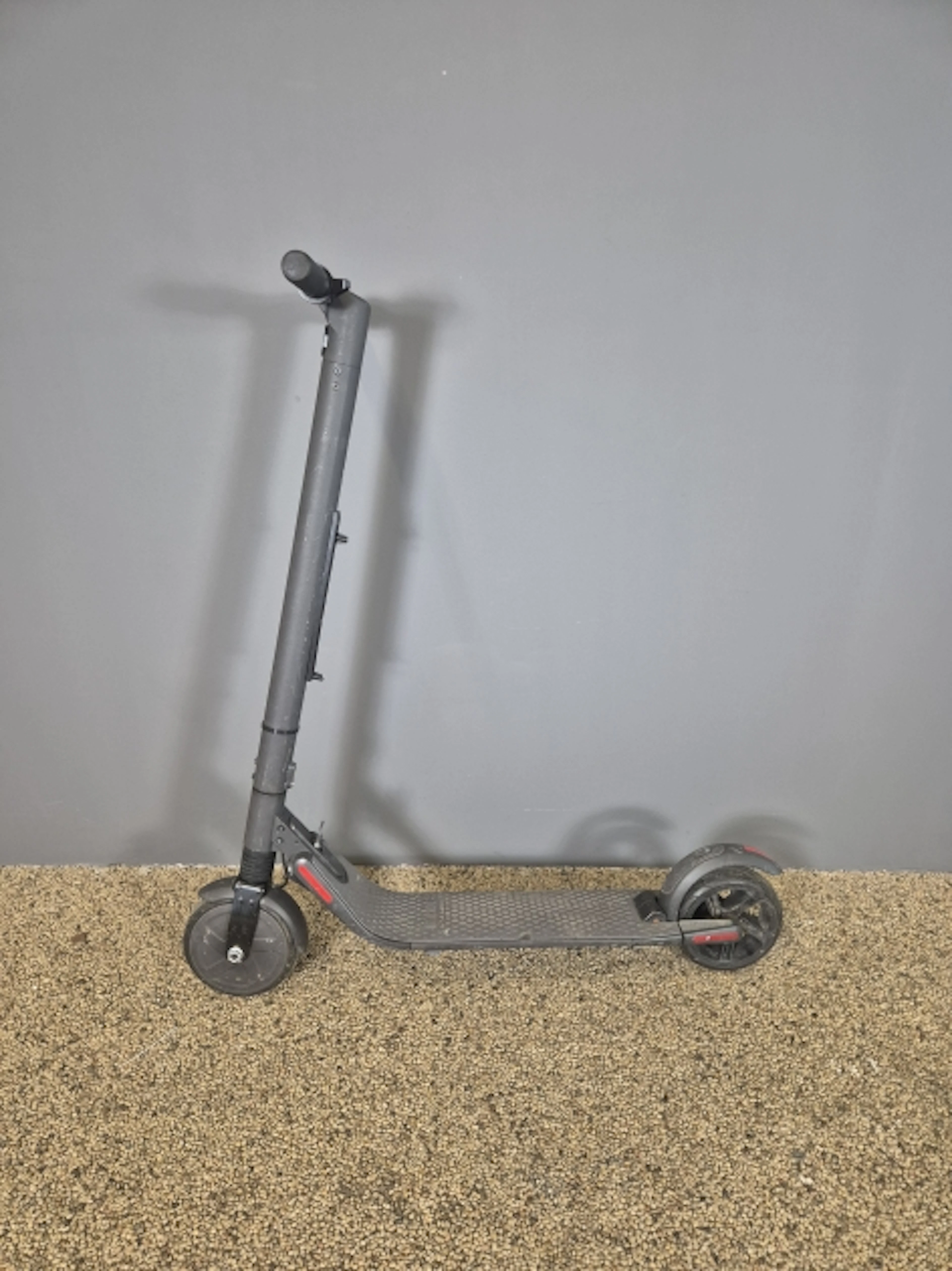 Elsparkcykel. Nineboot.