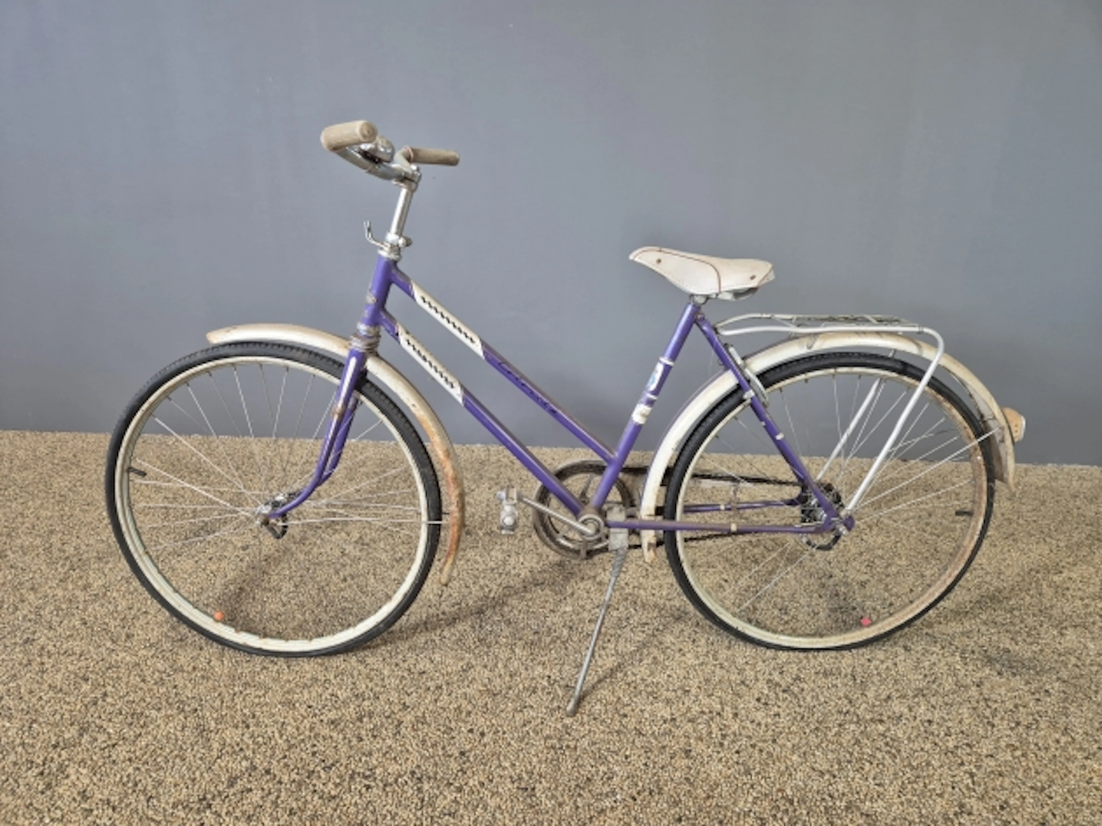 Damcykel. Husqvarna. Ramstorlek 18,5".