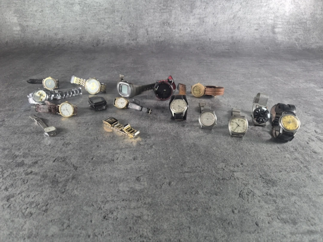Parti armbandsur.