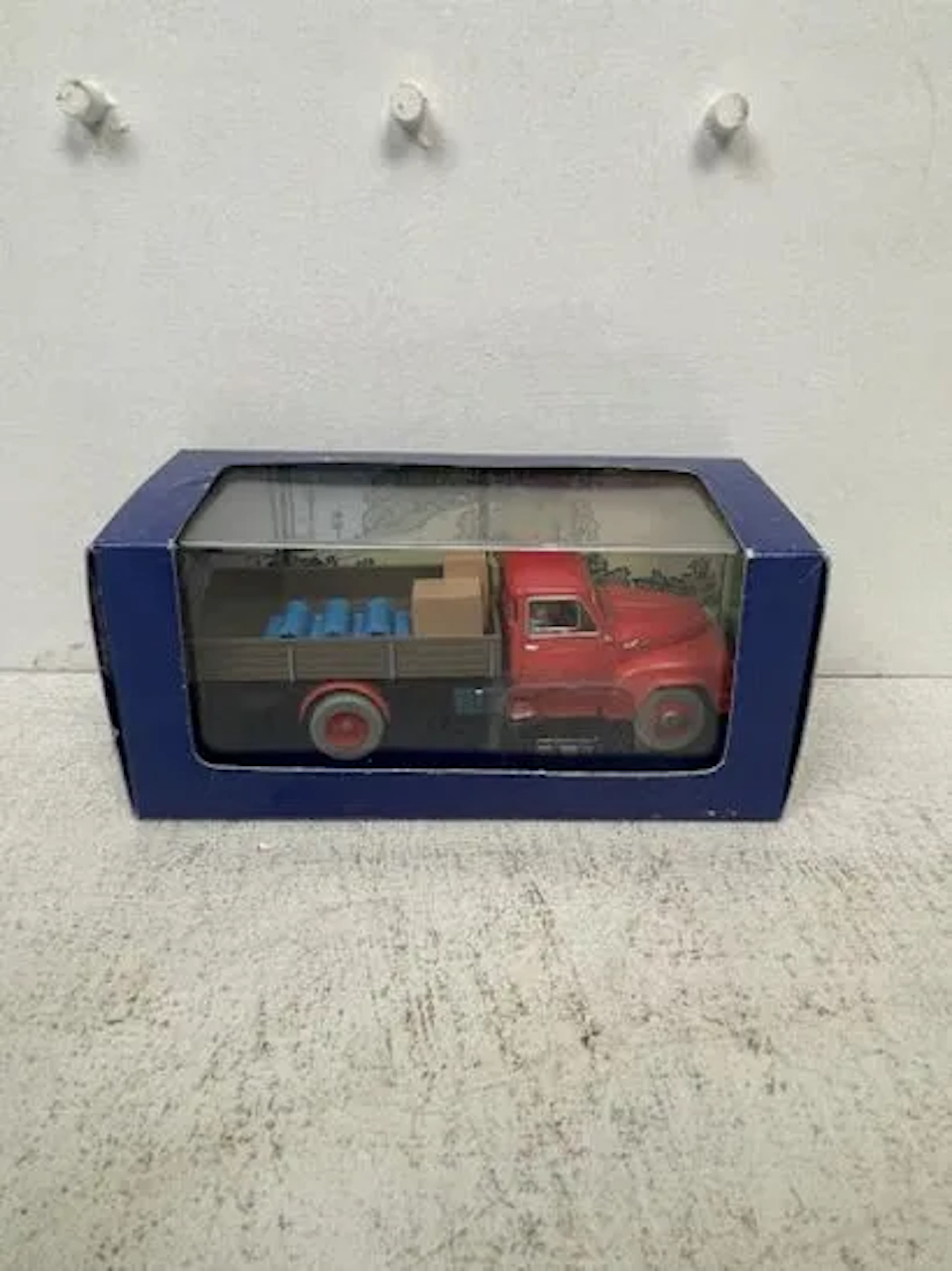 1/43 Scale Tintin Car "The Red Truck" - The Black Island - É - Lot 281