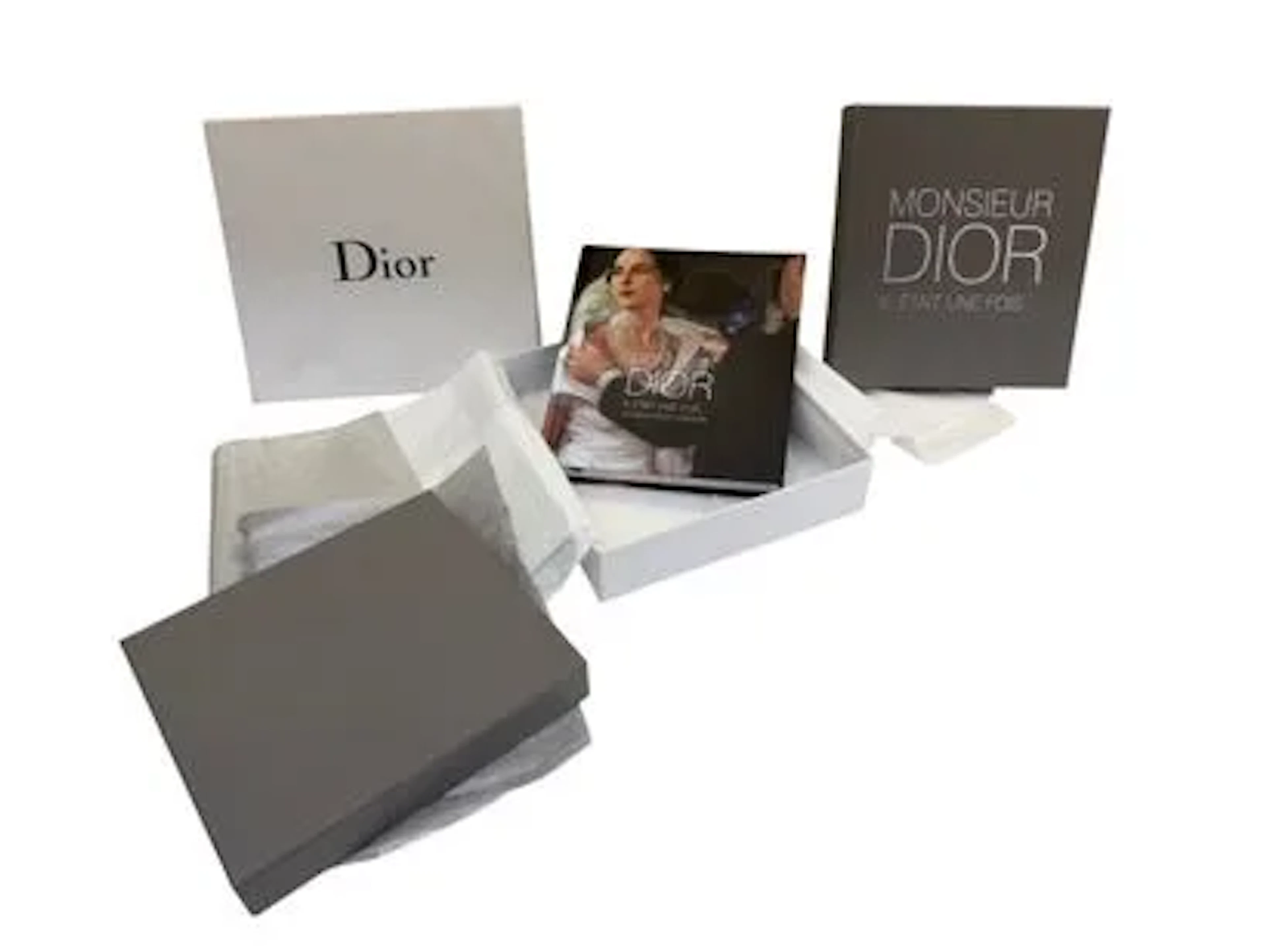 DIOR - Lot 153