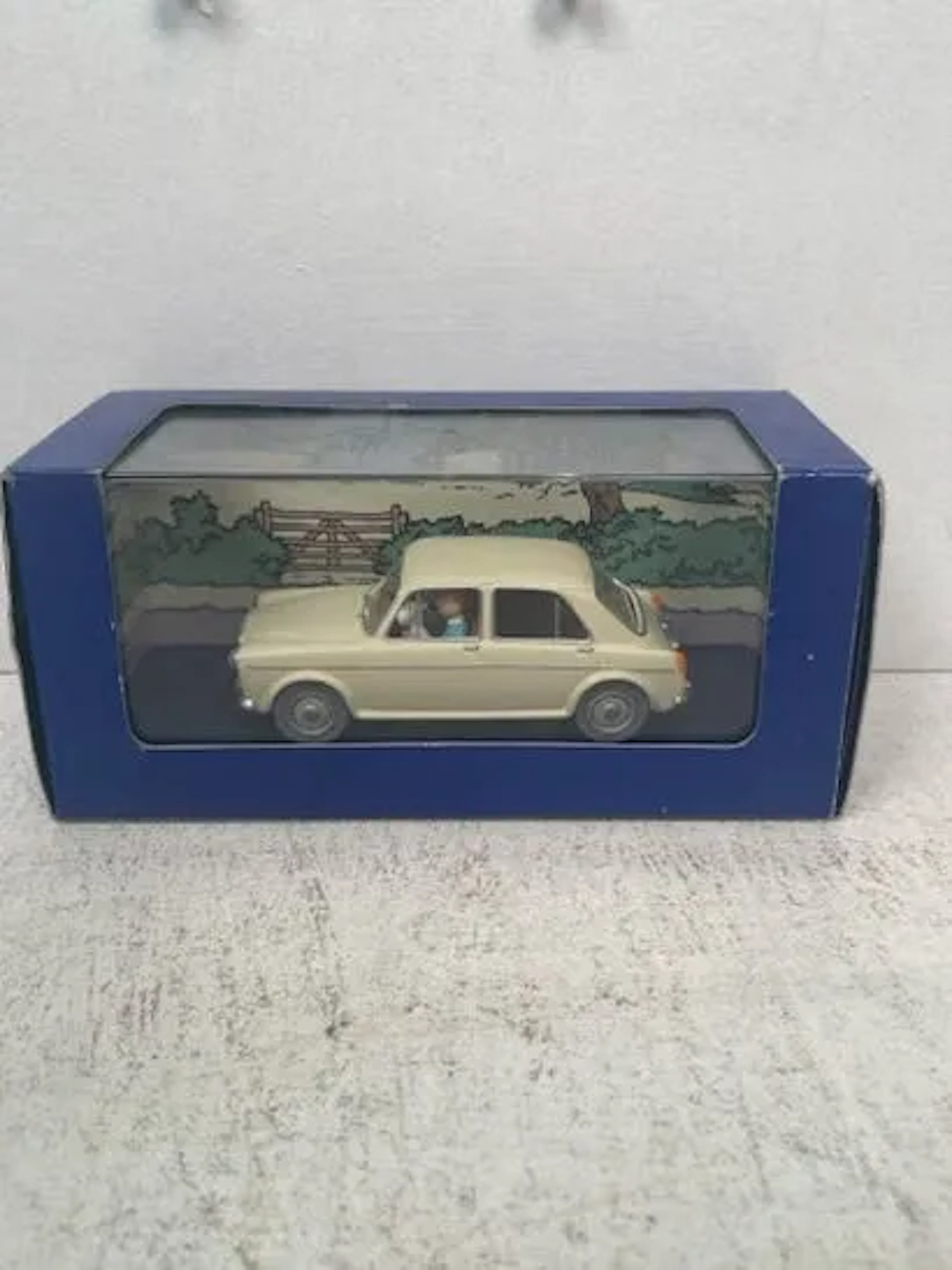 1/43 Scale Tintin Car "The MG 1100" - The Black Island - Édi - Lot 278
