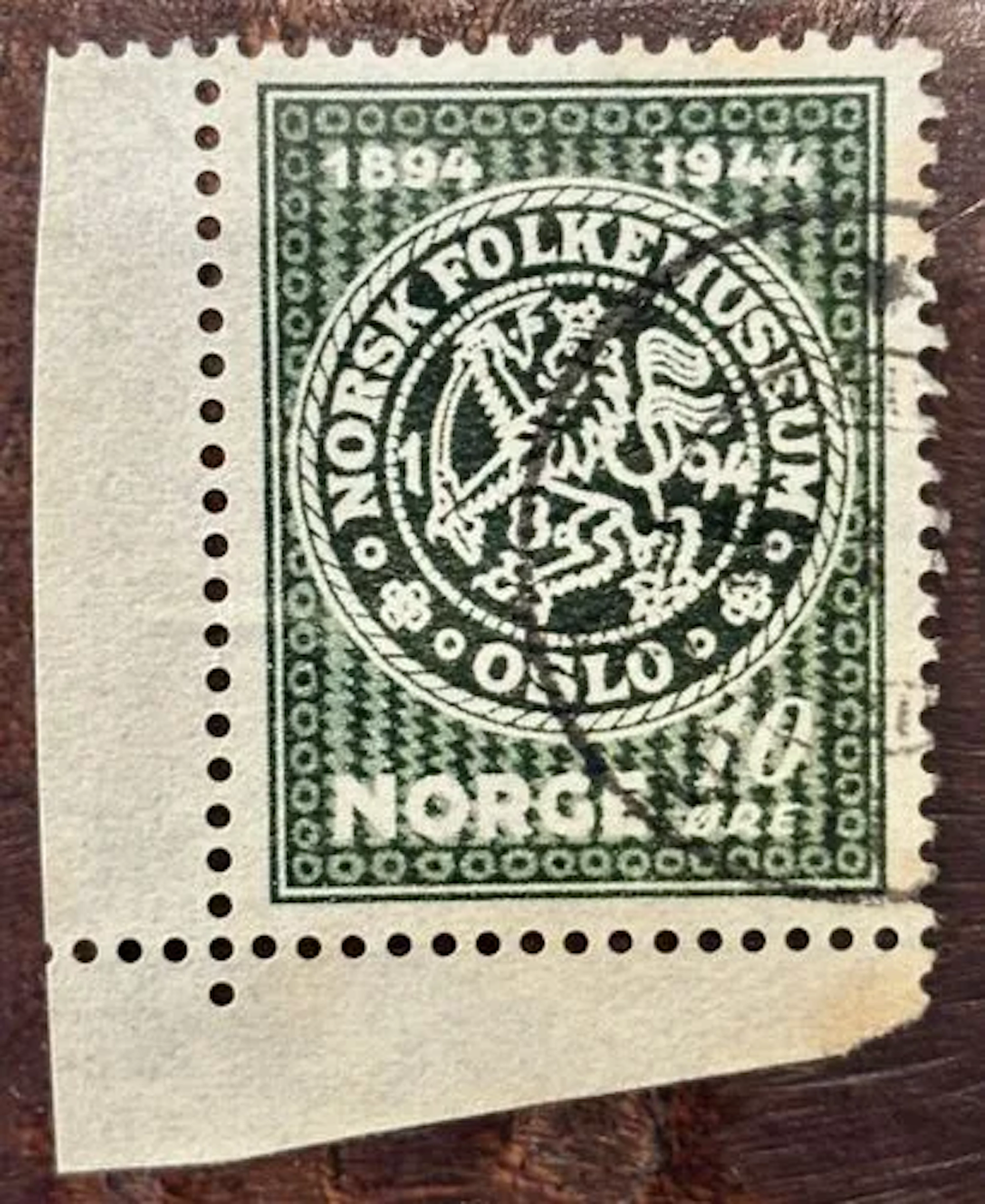 NORVÈGE — 150e anniversaire du service postal, 1944 — 10 øre - Lot 225