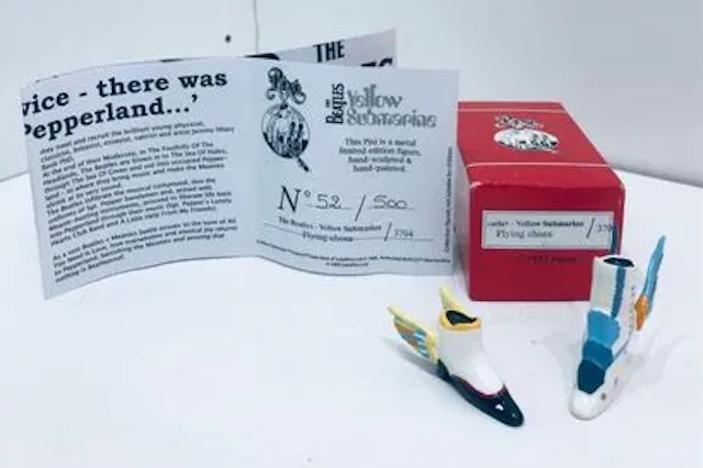 3704 Pixi The Beatles: Flying Shoes - Limited edition 500 co - Lot 215