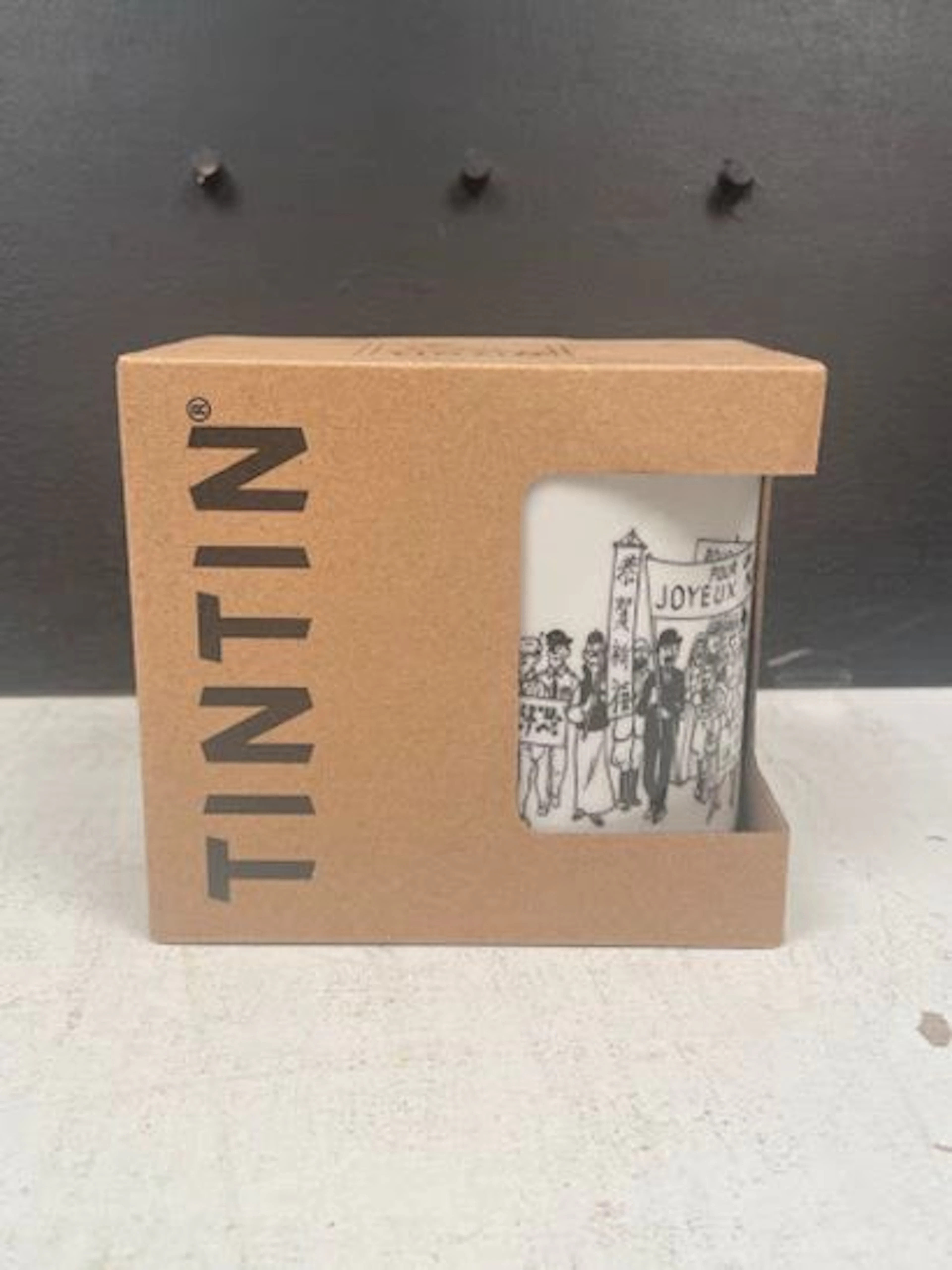 Mug en faience Tintin - "Carte de vœux 1972" - Moulinsart / - Lot 176