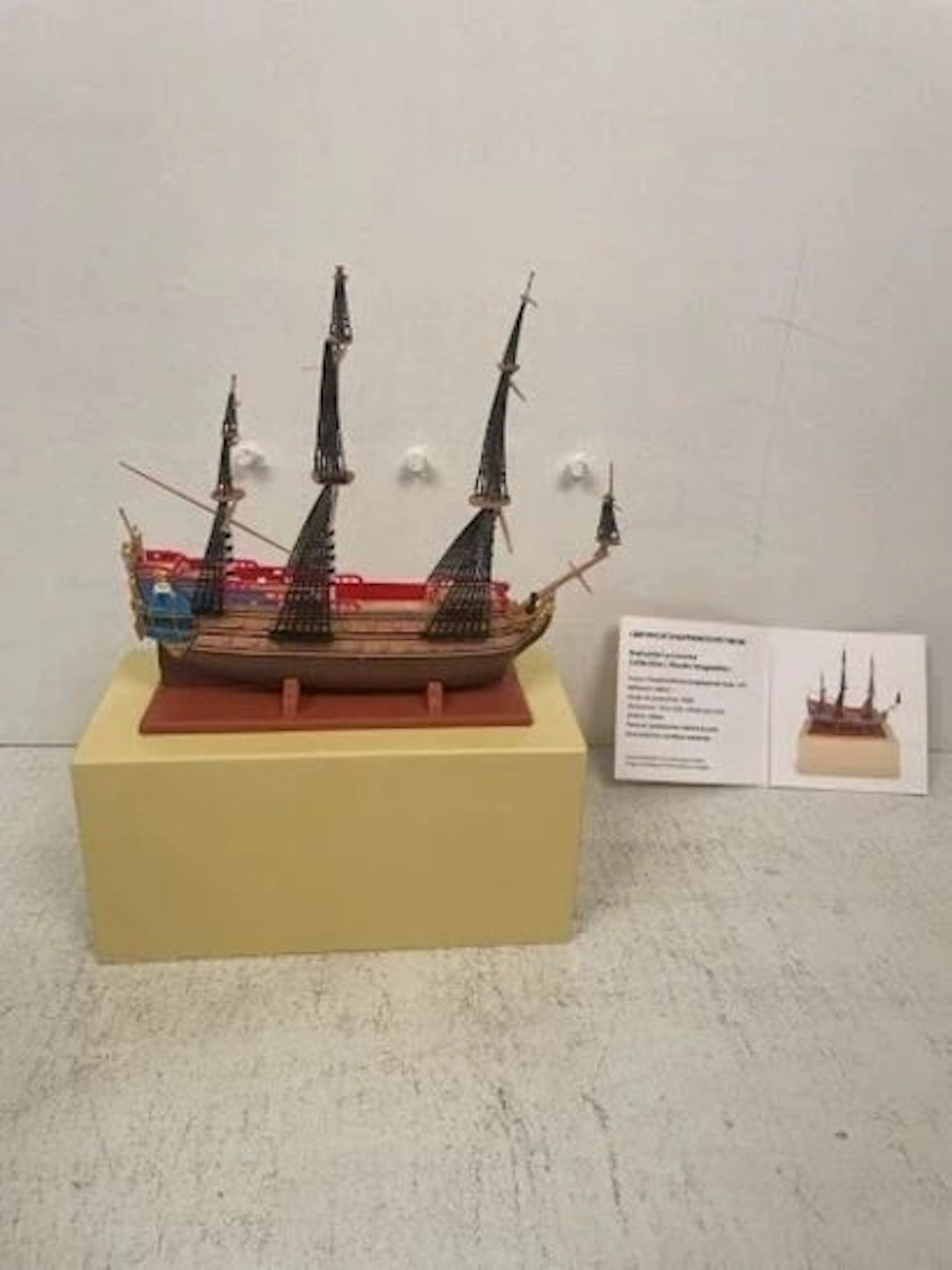 TINTIN (Hergé) - Resin figurine: La Licorne / “Le Musée Imag - Lot 249