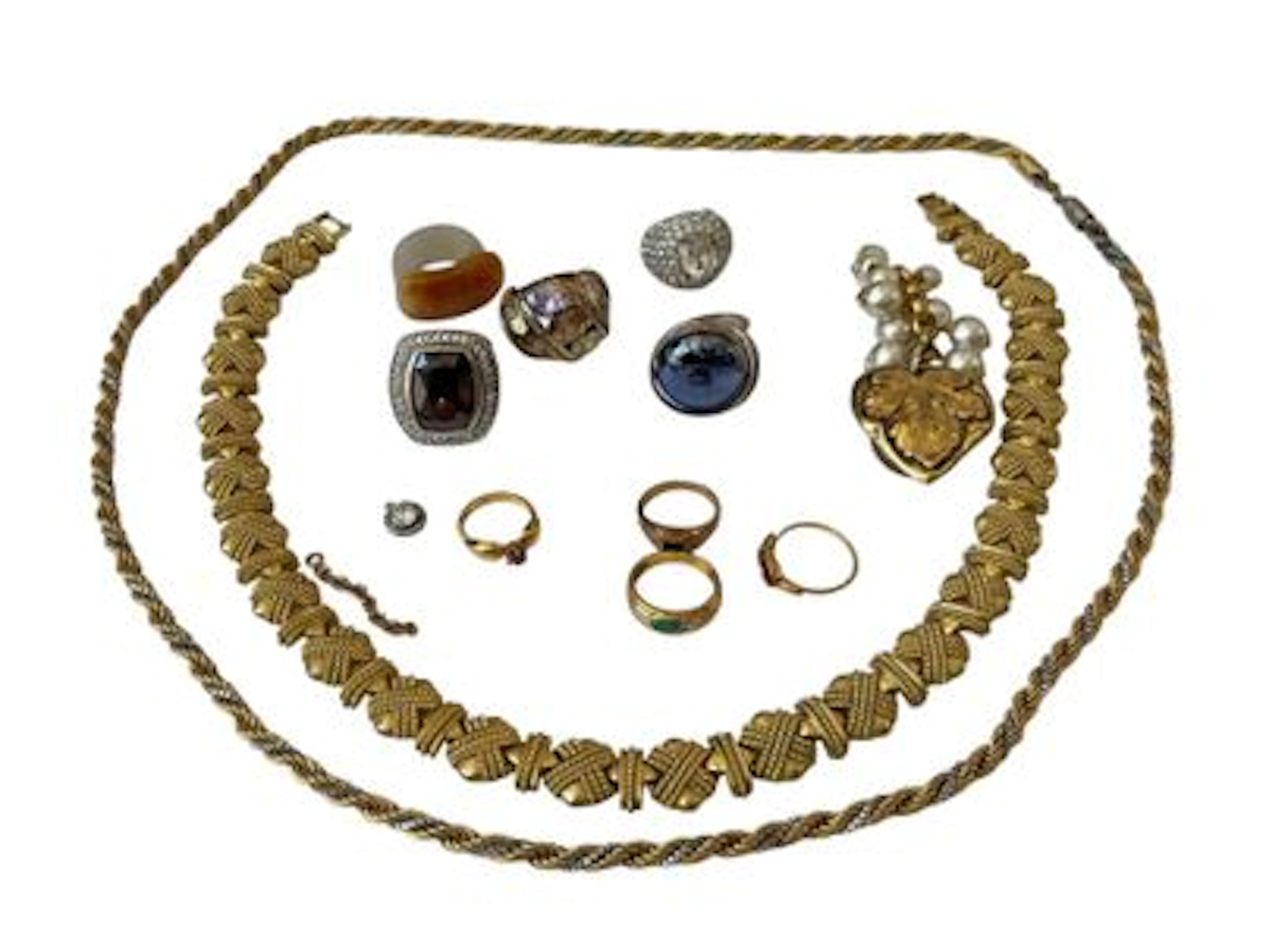 JEWELRY - Lot 251