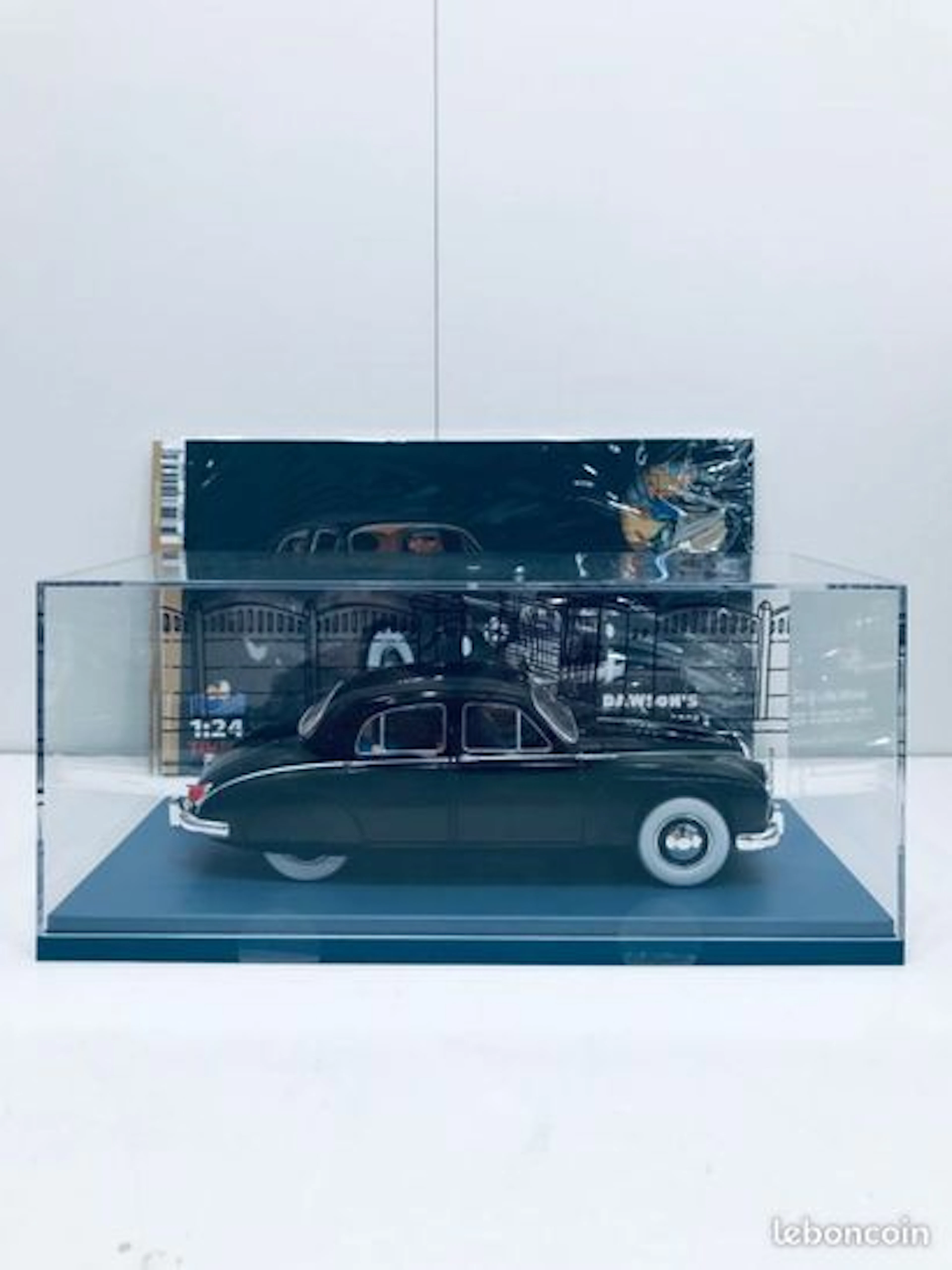 Voiture Tintin N°35 - La MK1 de Dawson - Lot 178