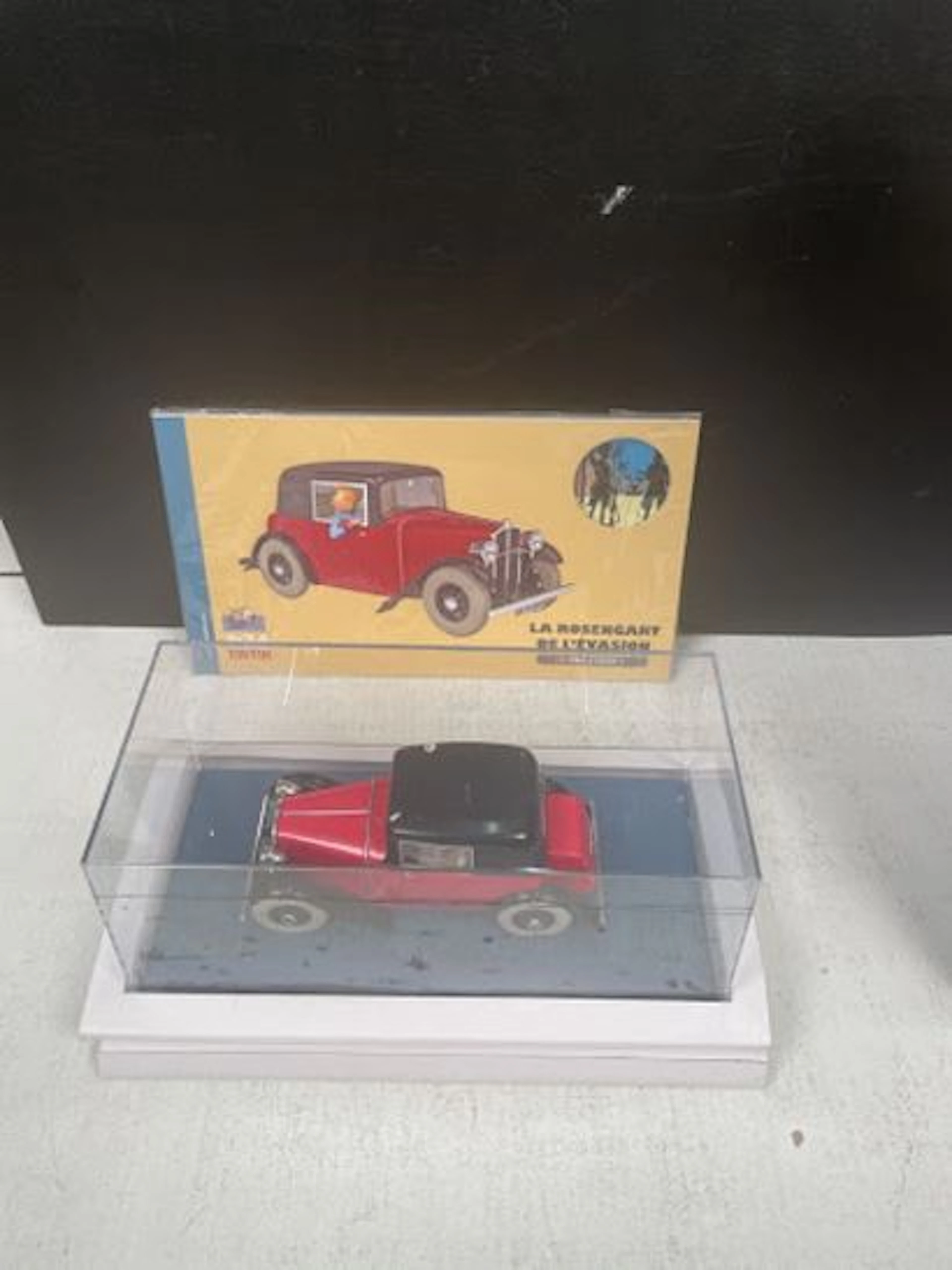TINTIN (Hergé) - Véhicule 1/24 : La Rosengart de l'évasion / - Lot 255