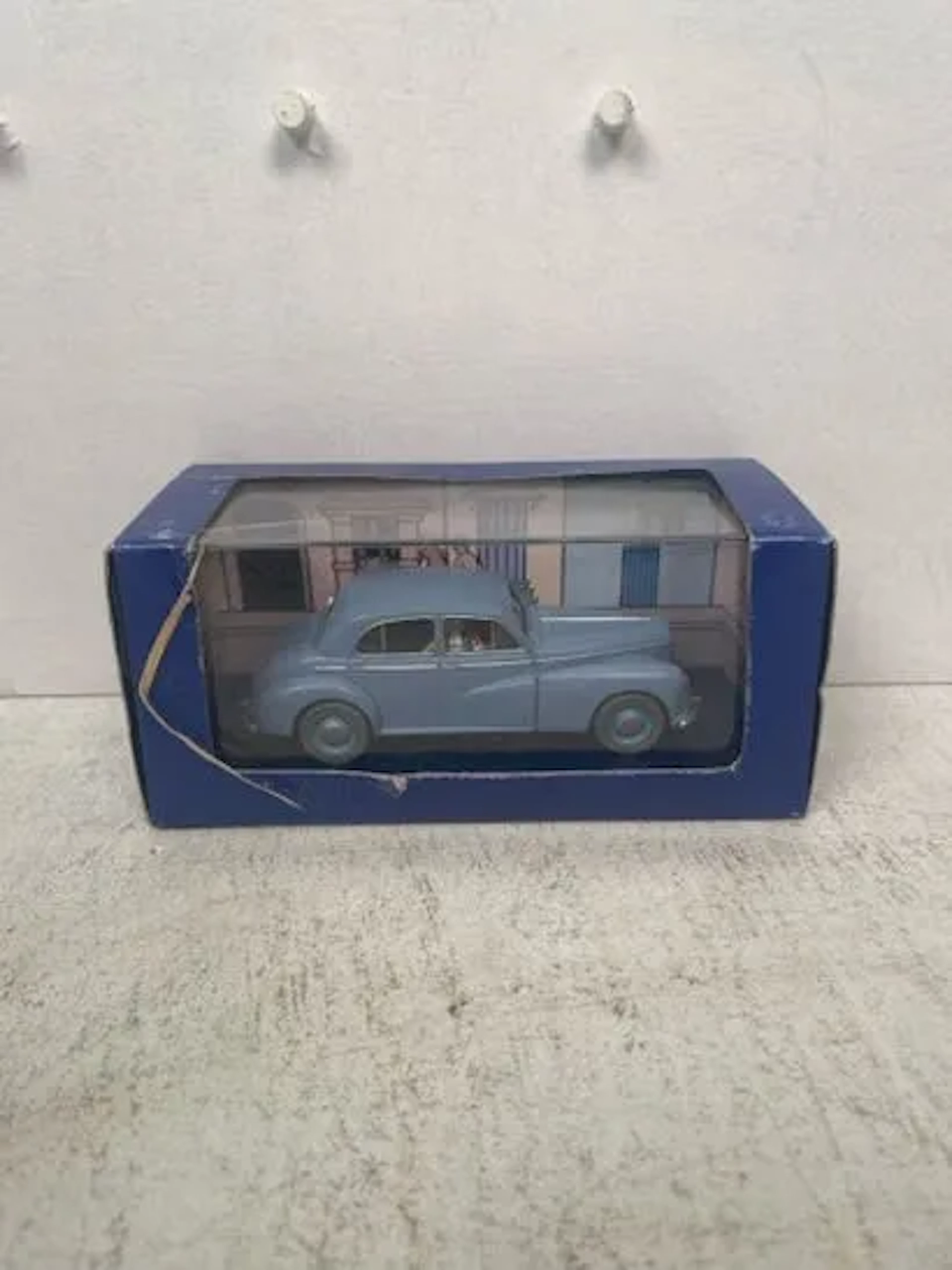Voiture 1/43 Tintin "La Morris Six" - Tintin au Pays de l'Or - Lot 279