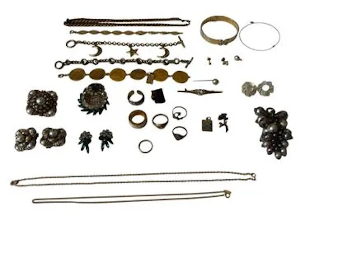 JEWELRY SET - Lot 280