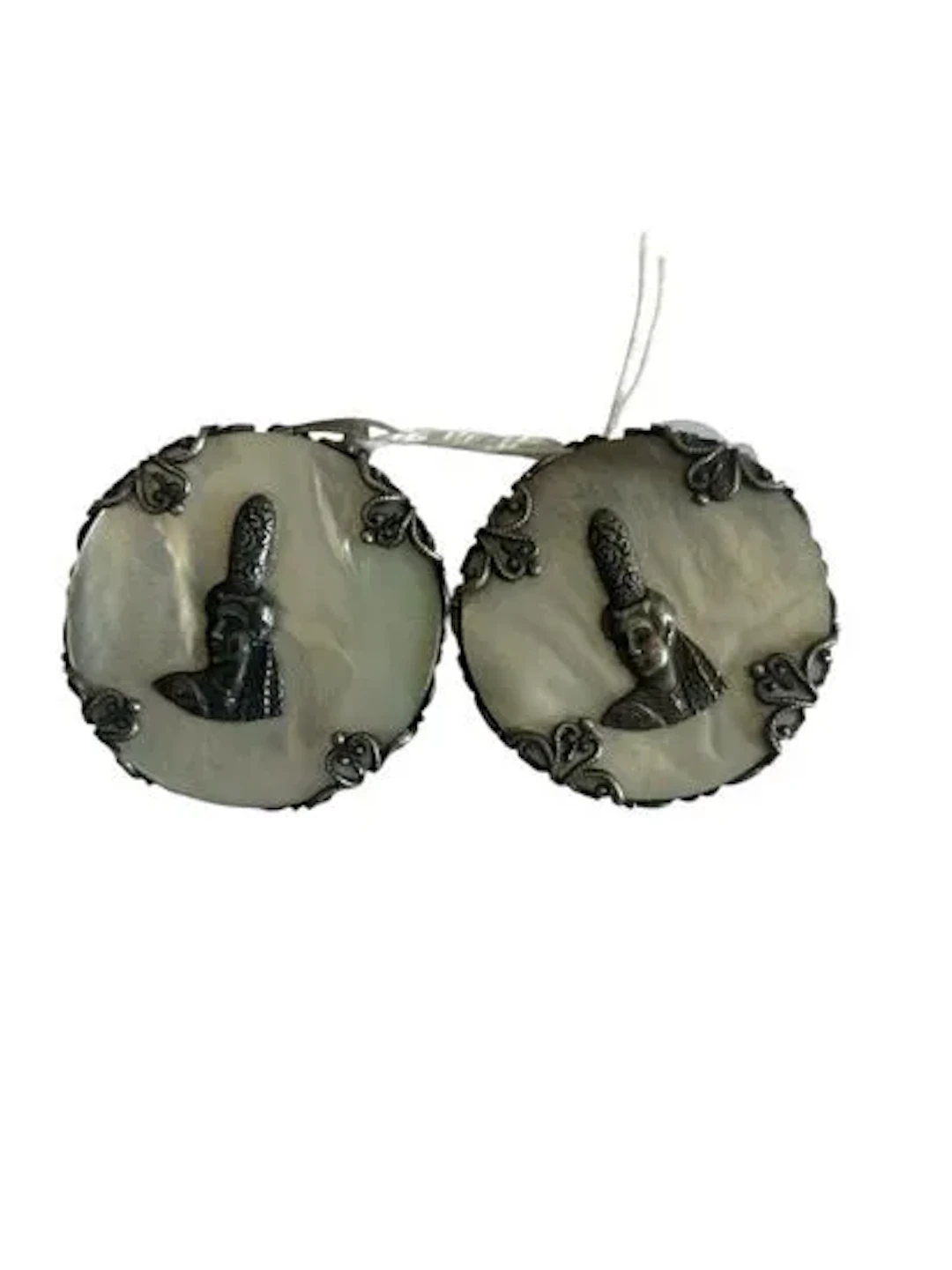 PENDENTIFS - Lot 30